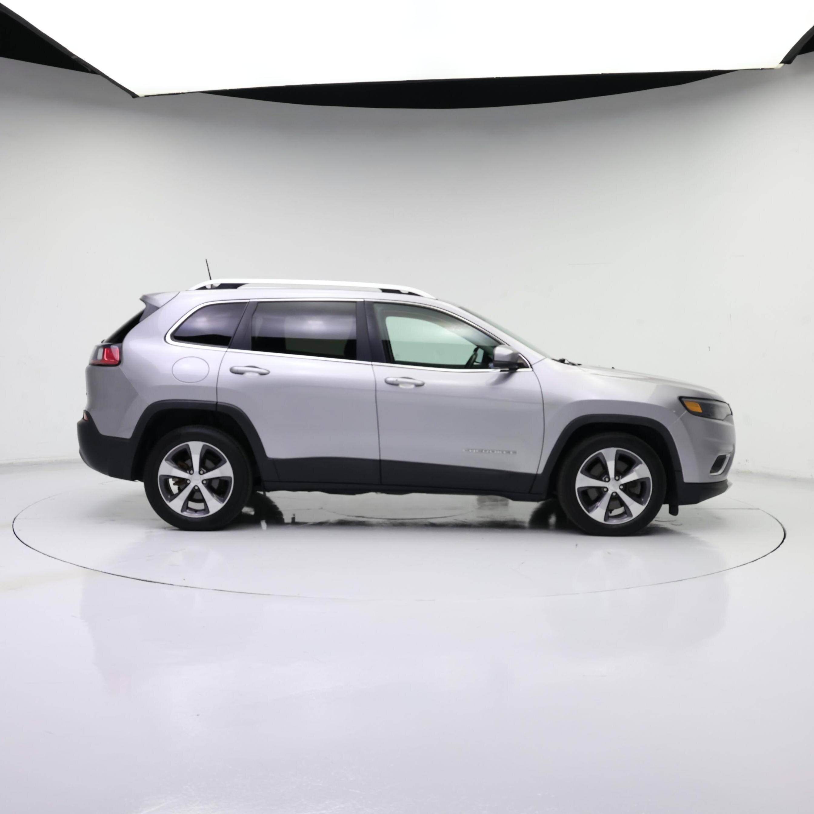 Thumbnail: 2019 Jeep Cherokee - 7