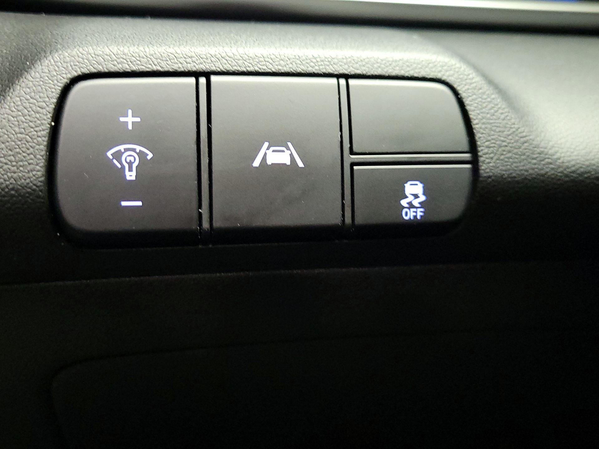 Thumbnail: 2023 Hyundai Elantra - 13