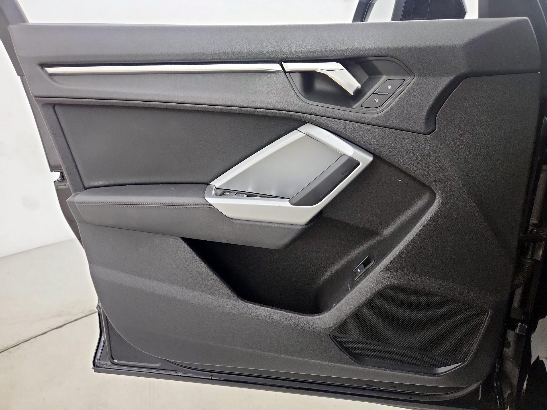 Thumbnail: 2020 Audi Q3 - 12