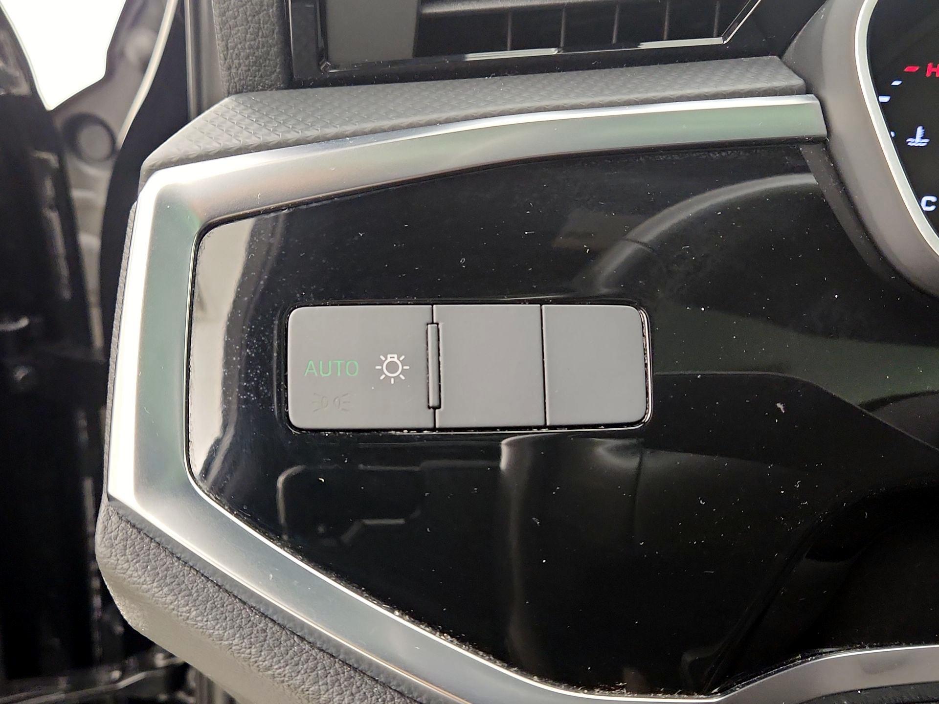 Thumbnail: 2020 Audi Q3 - 13