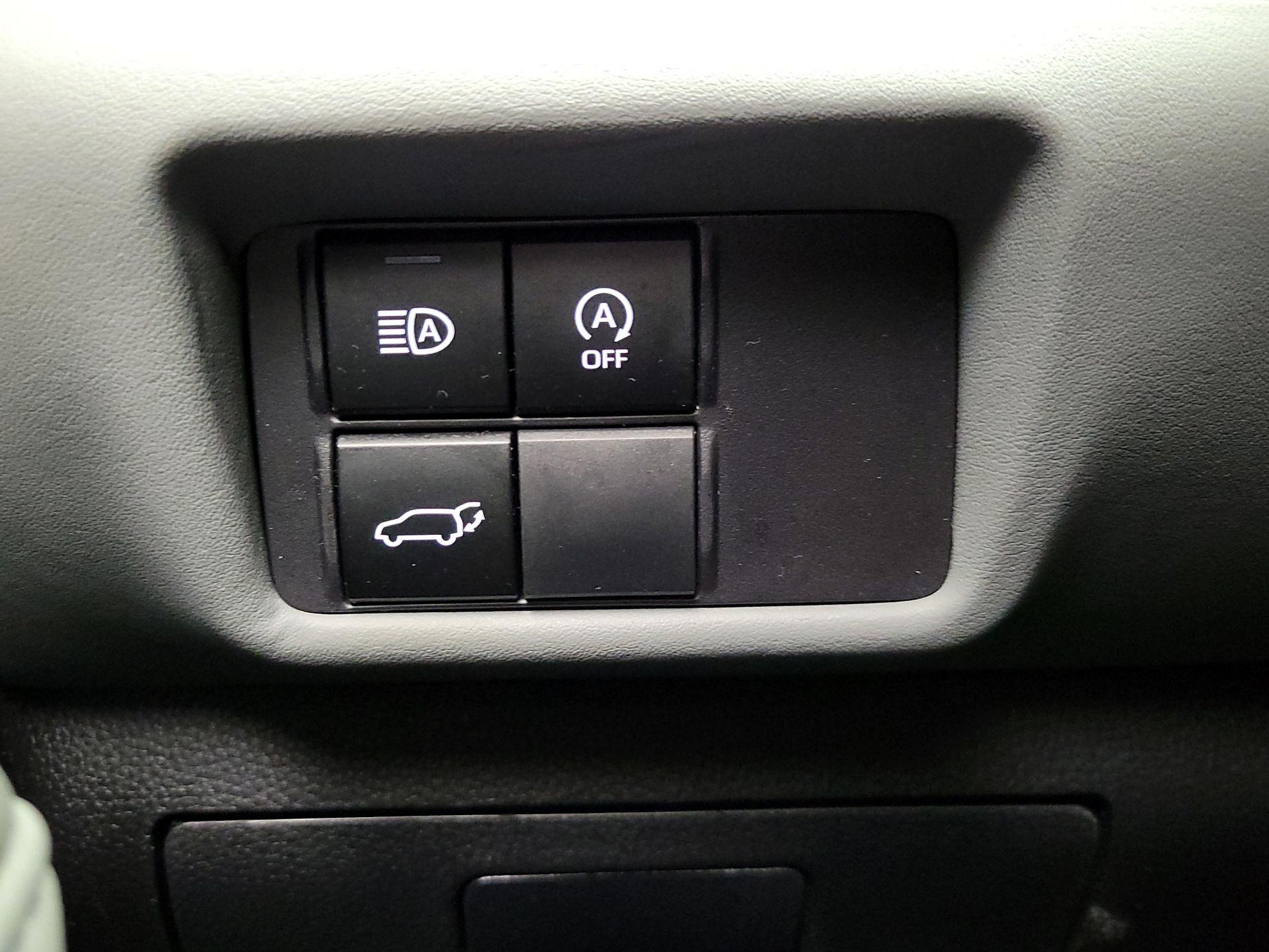 Thumbnail: 2023 Toyota Highlander - 13