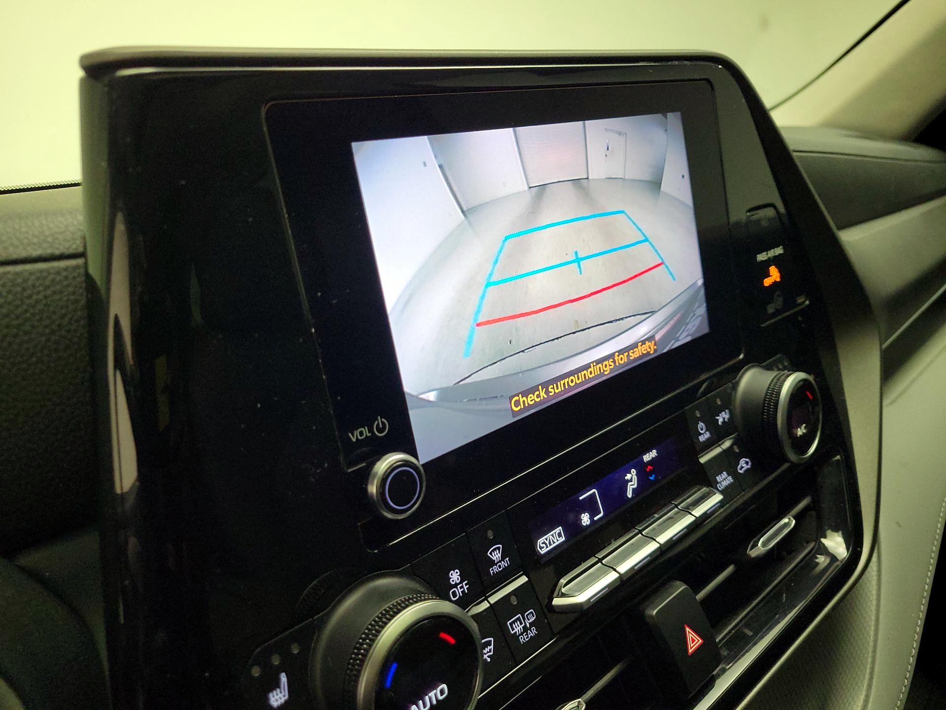 Thumbnail: 2023 Toyota Highlander - 15