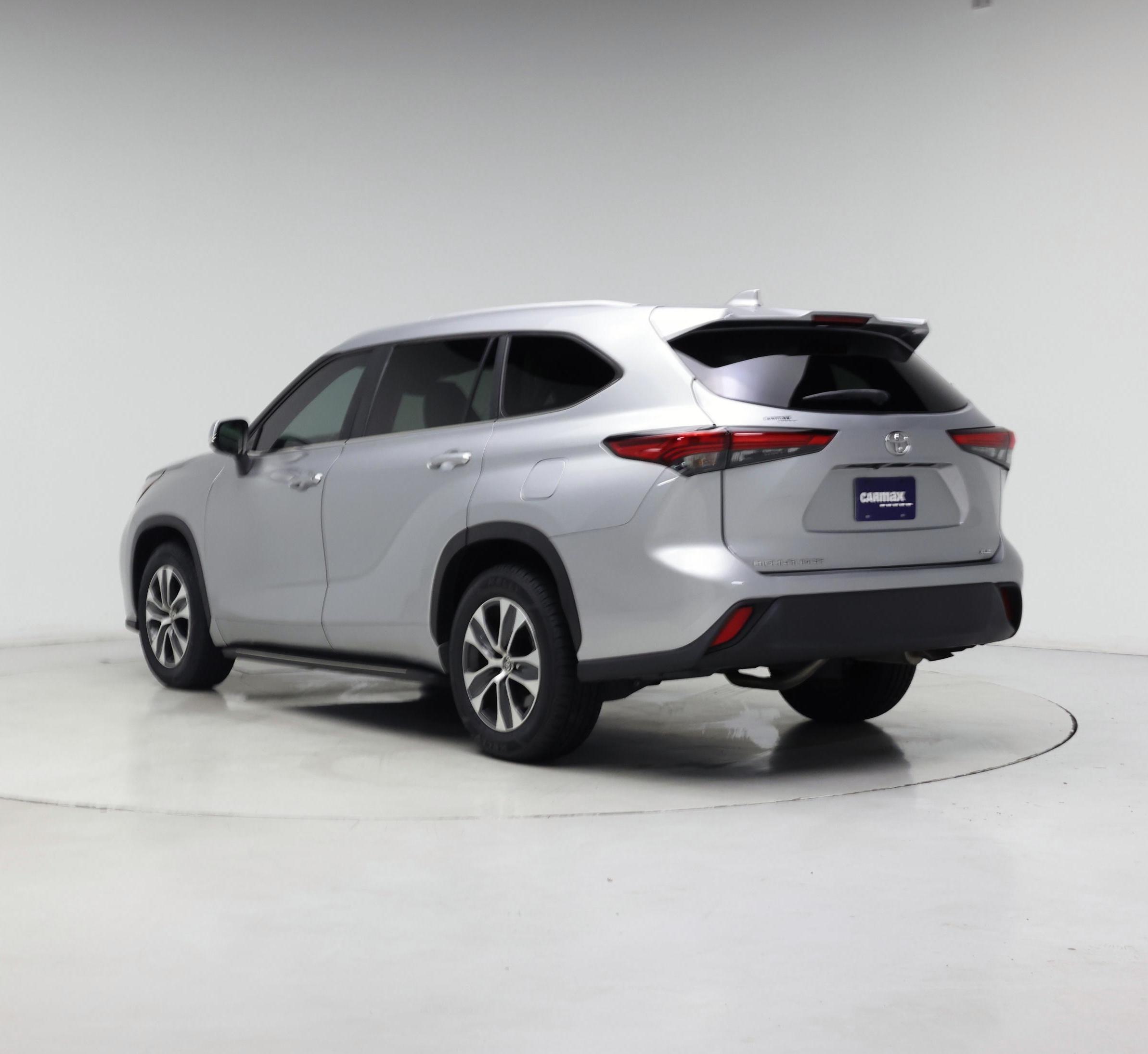 Thumbnail: 2023 Toyota Highlander - 2