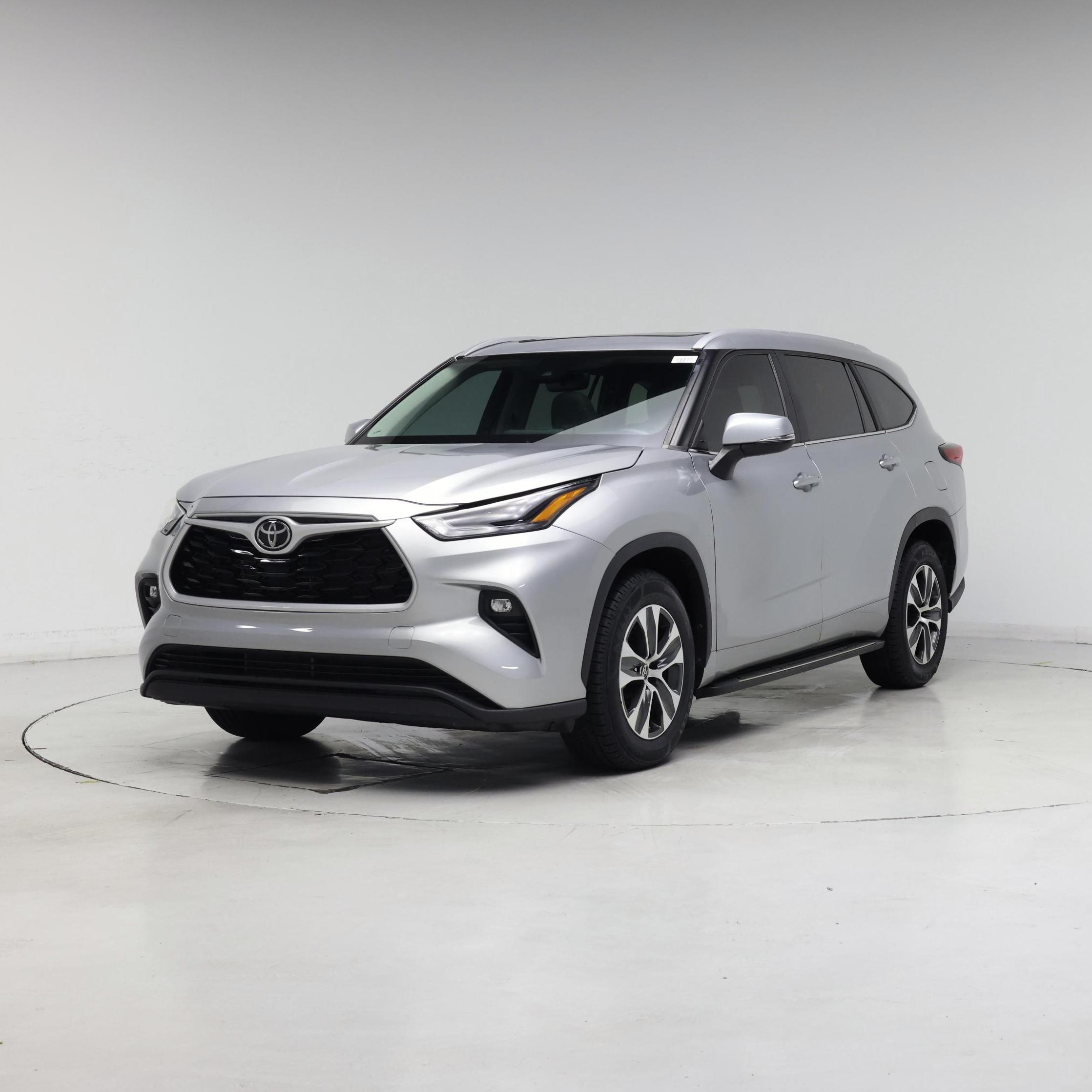 Thumbnail: 2023 Toyota Highlander - 4