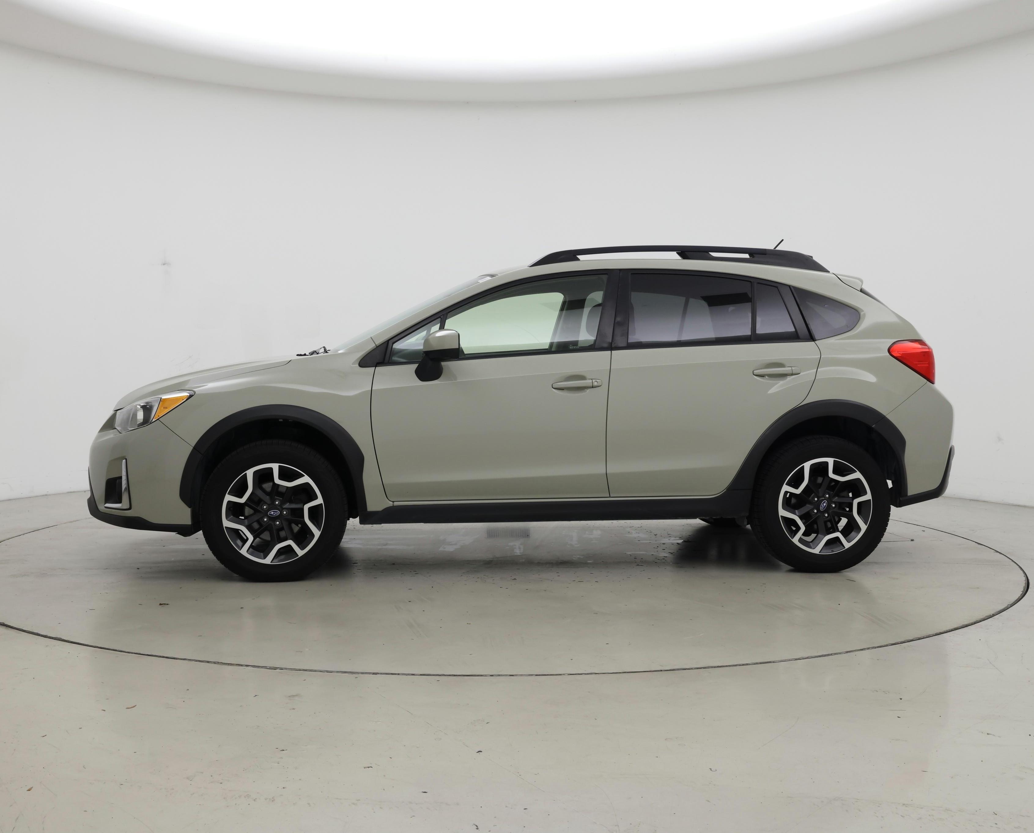 Thumbnail: 2017 Subaru Crosstrek - 3