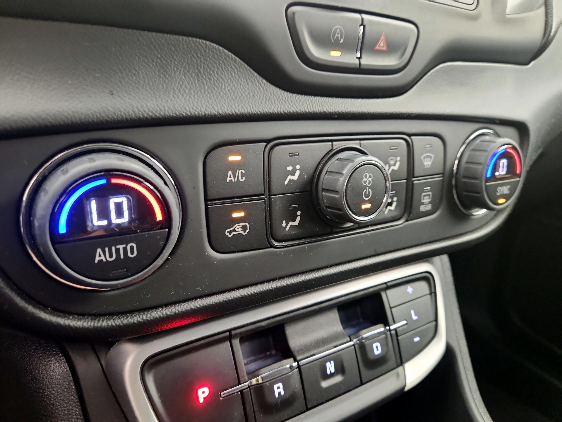 Thumbnail: 2022 GMC Terrain - 17