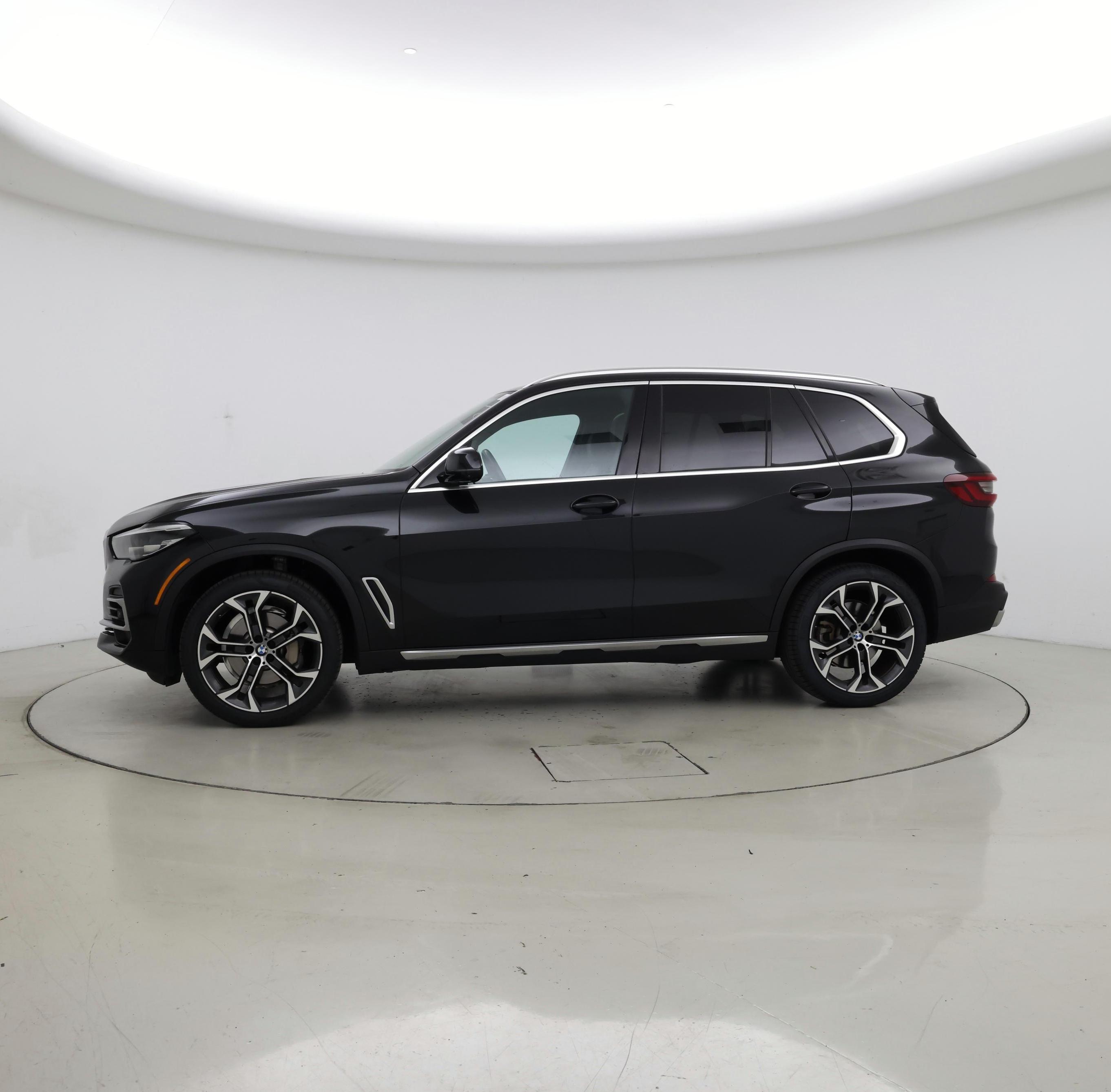 Thumbnail: 2022 BMW X5 - 3