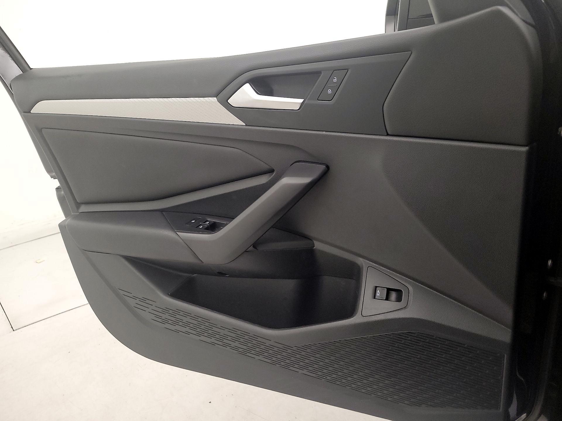 Thumbnail: 2019 Volkswagen Jetta - 12