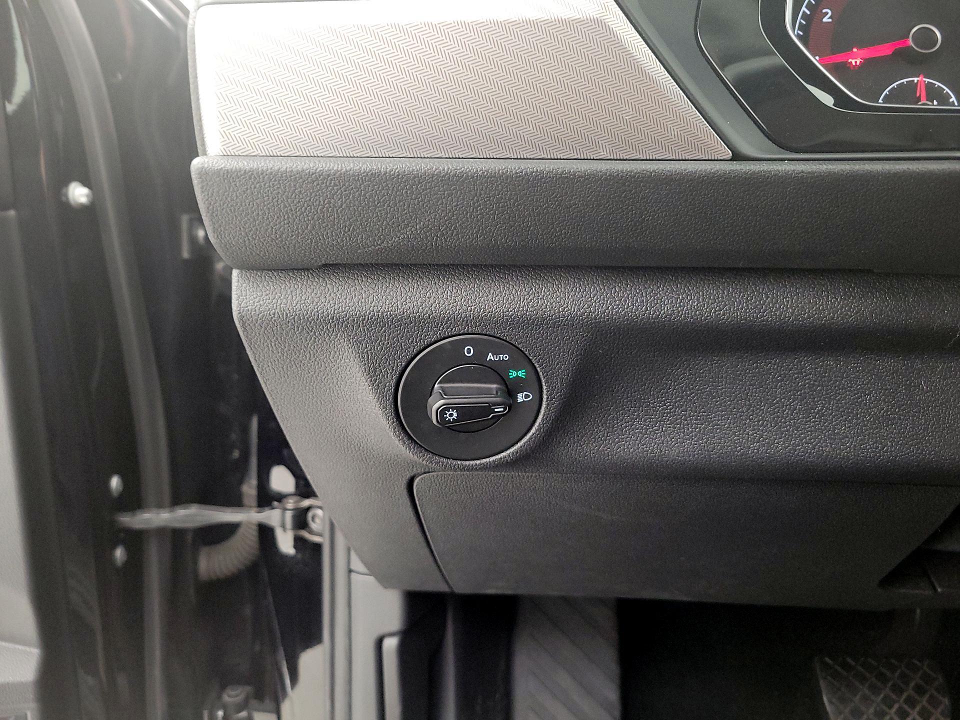 Thumbnail: 2019 Volkswagen Jetta - 13