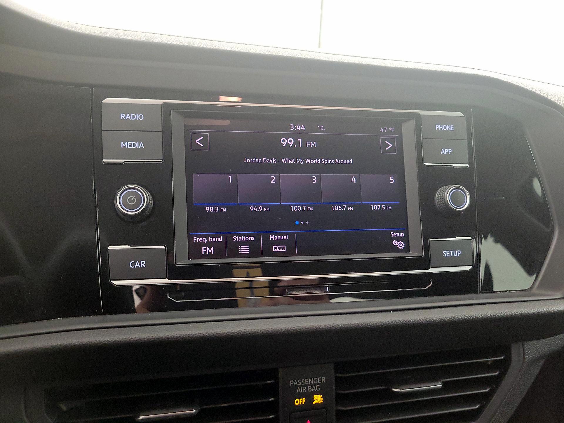 Thumbnail: 2019 Volkswagen Jetta - 15