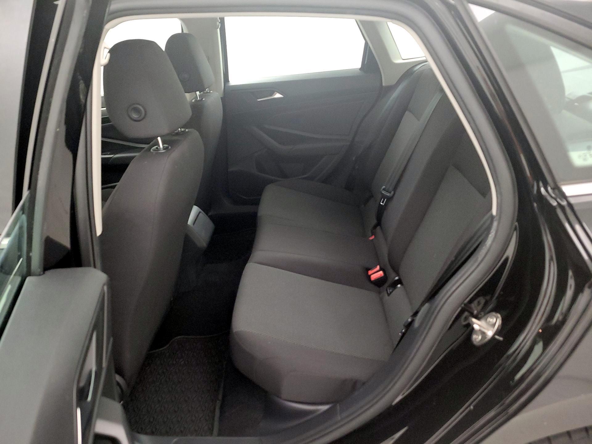 Thumbnail: 2019 Volkswagen Jetta - 19