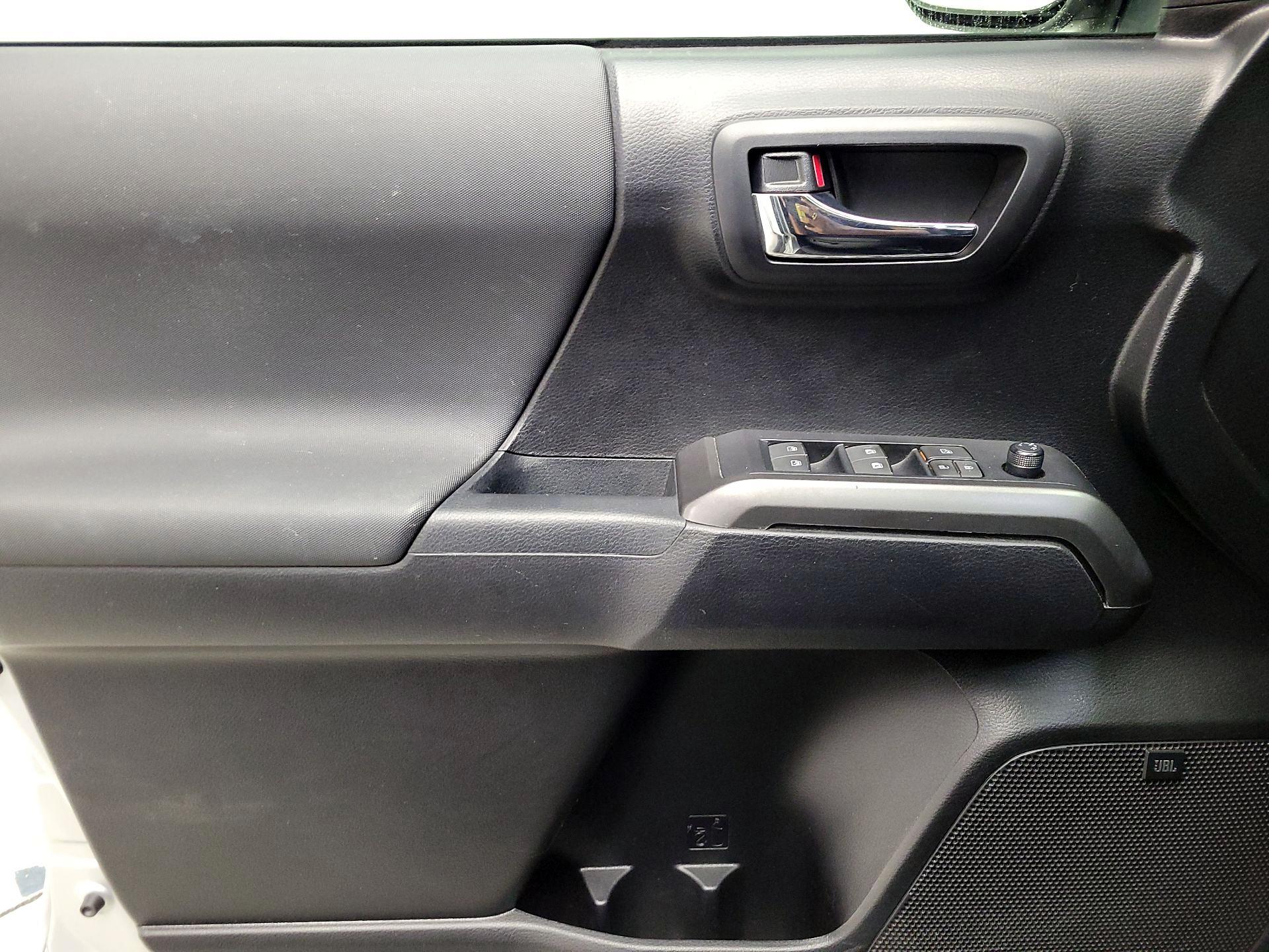 Thumbnail: 2022 Toyota Tacoma - 12