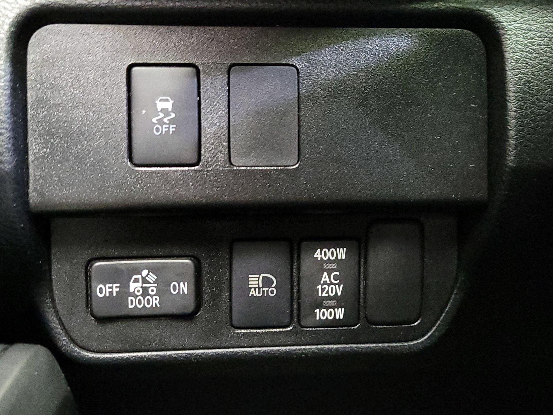 Thumbnail: 2022 Toyota Tacoma - 13