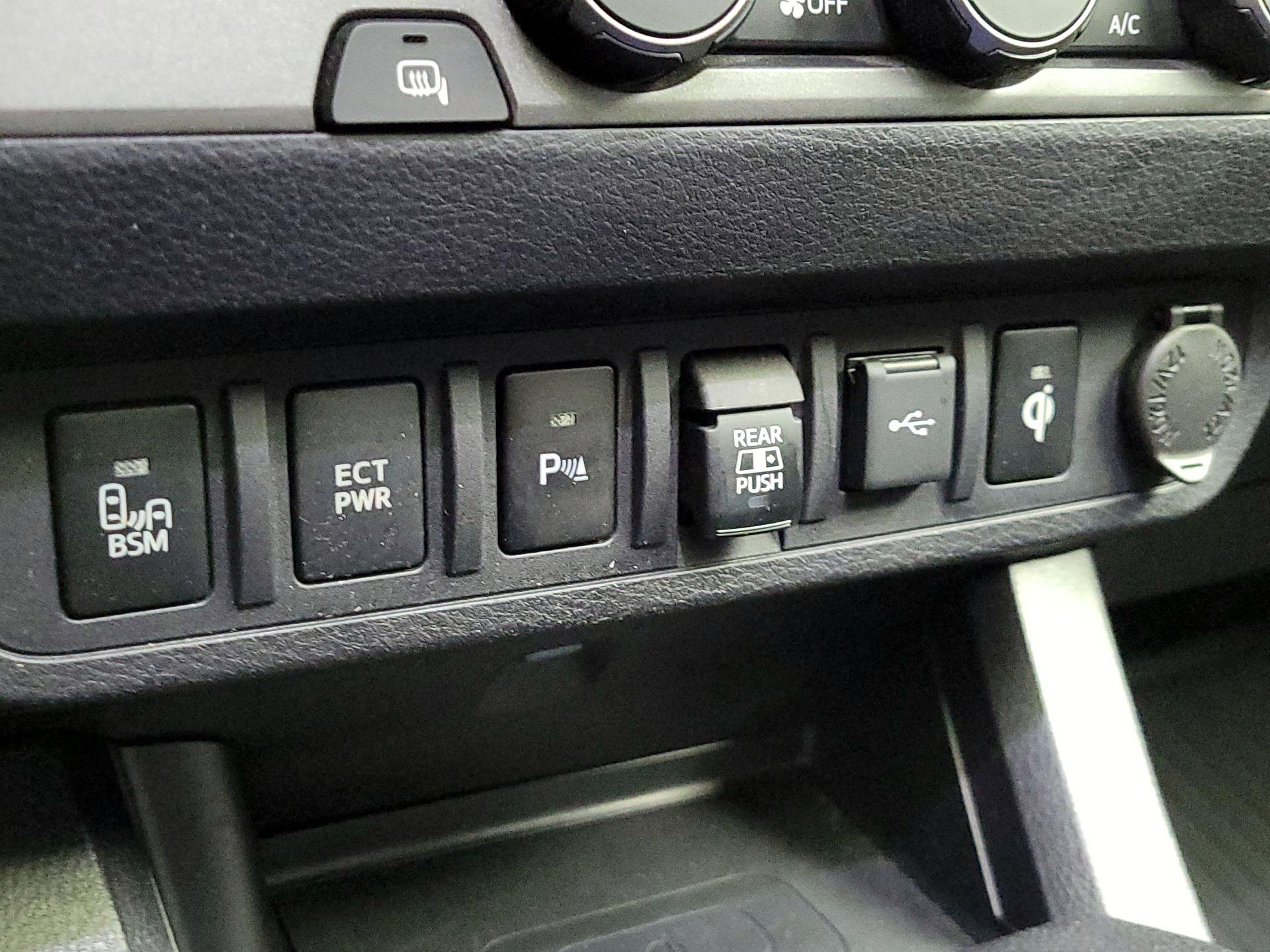 Thumbnail: 2022 Toyota Tacoma - 19