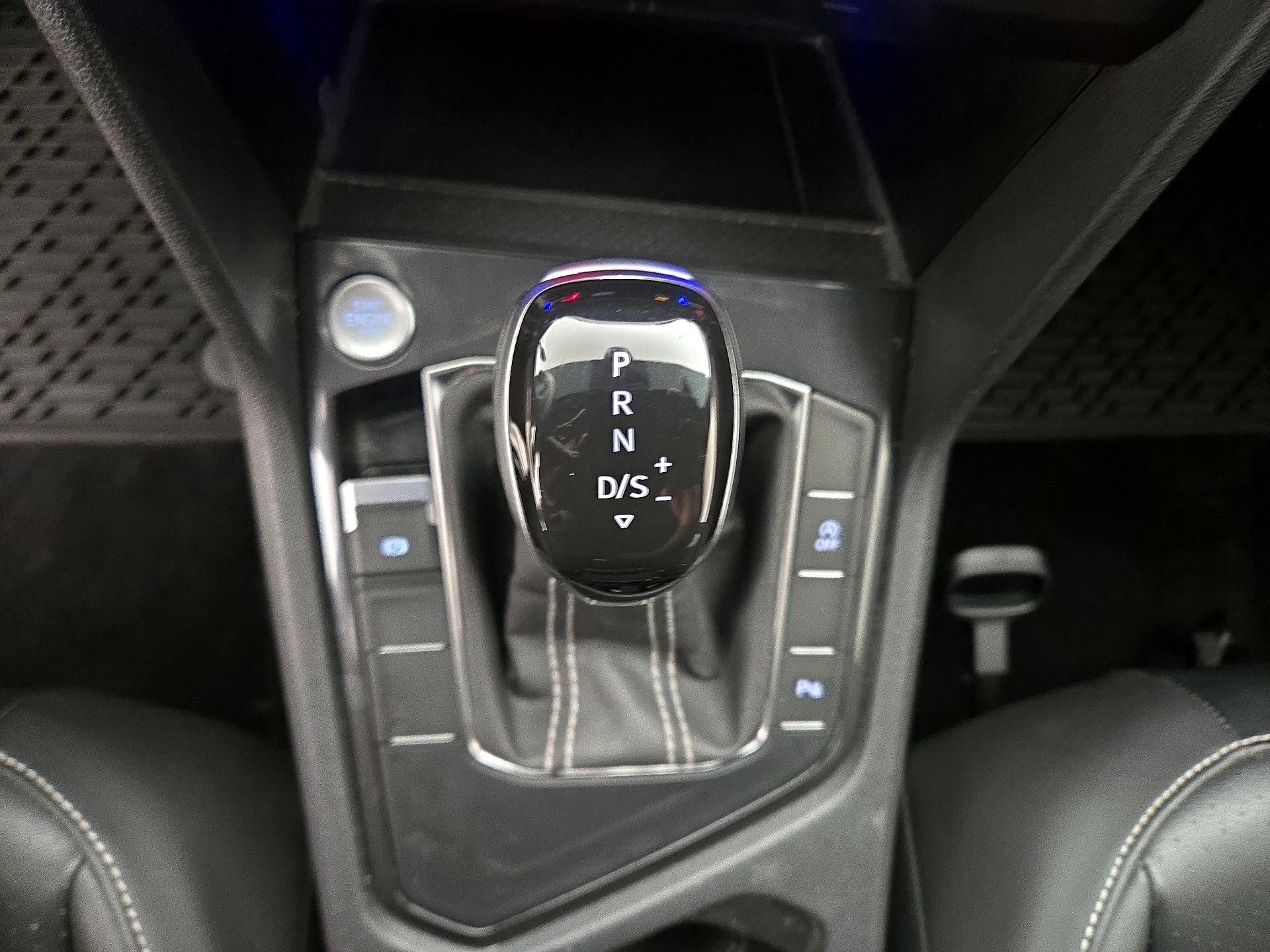 Thumbnail: 2024 Volkswagen Tiguan - 17