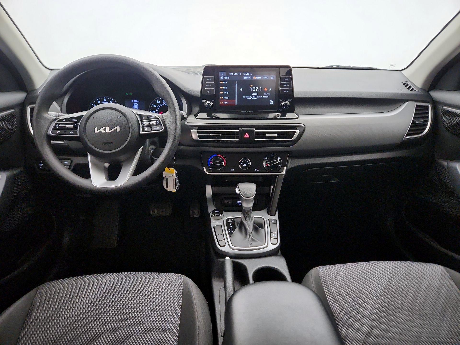 Thumbnail: 2023 Kia Seltos - 9