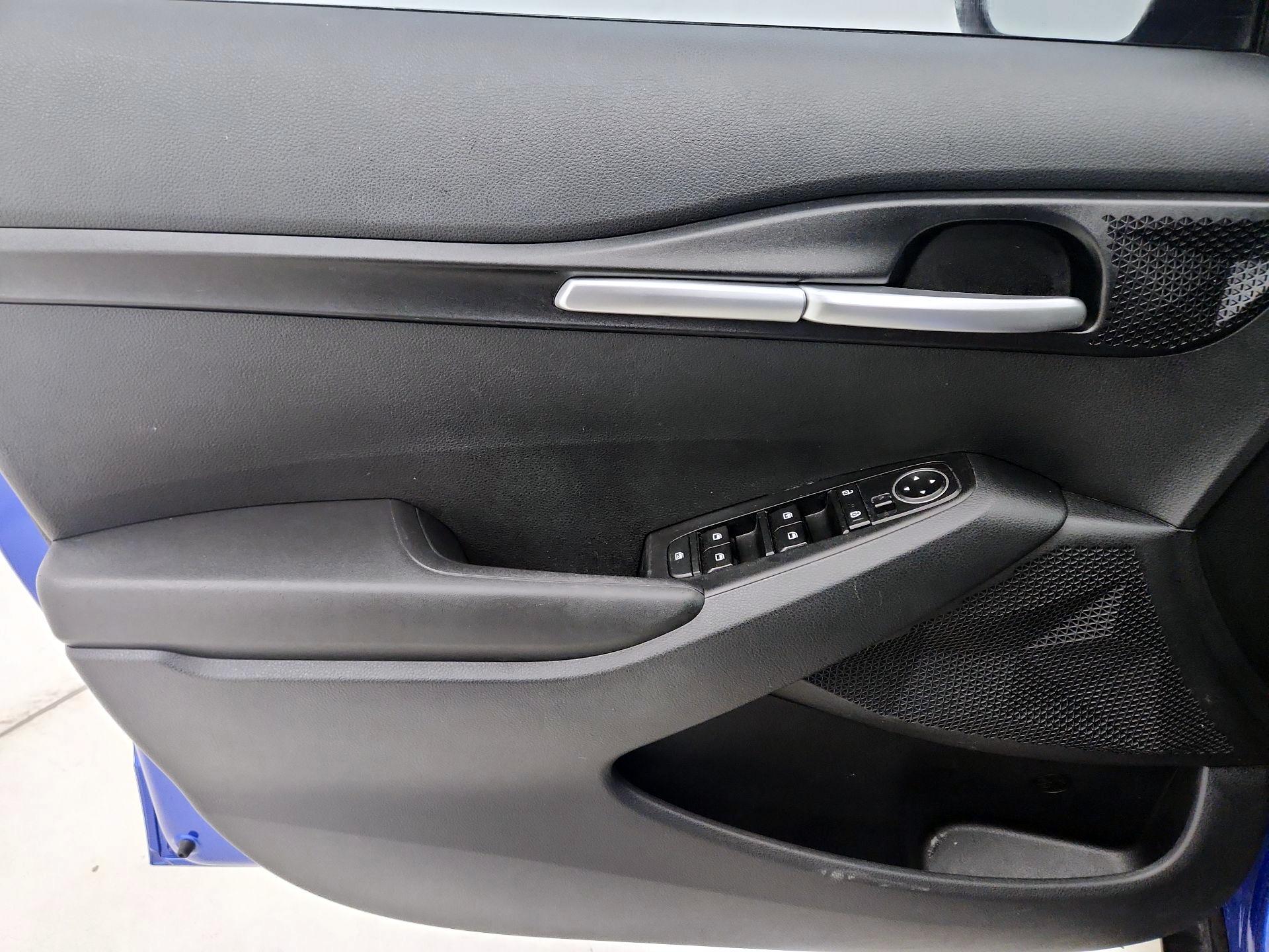 Thumbnail: 2023 Kia Seltos - 12