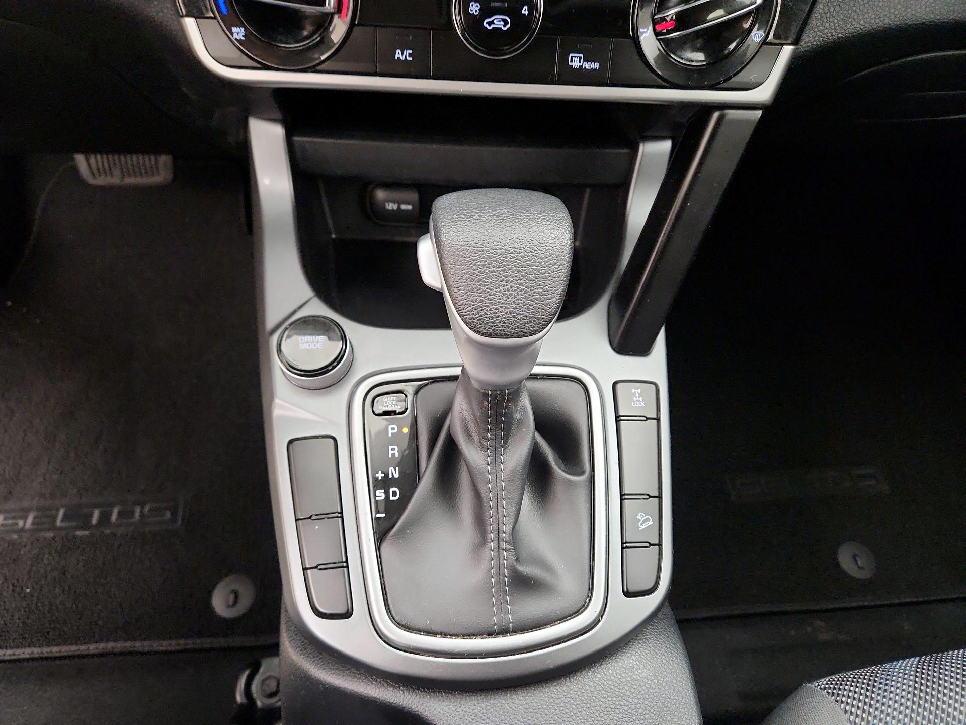 Thumbnail: 2023 Kia Seltos - 17