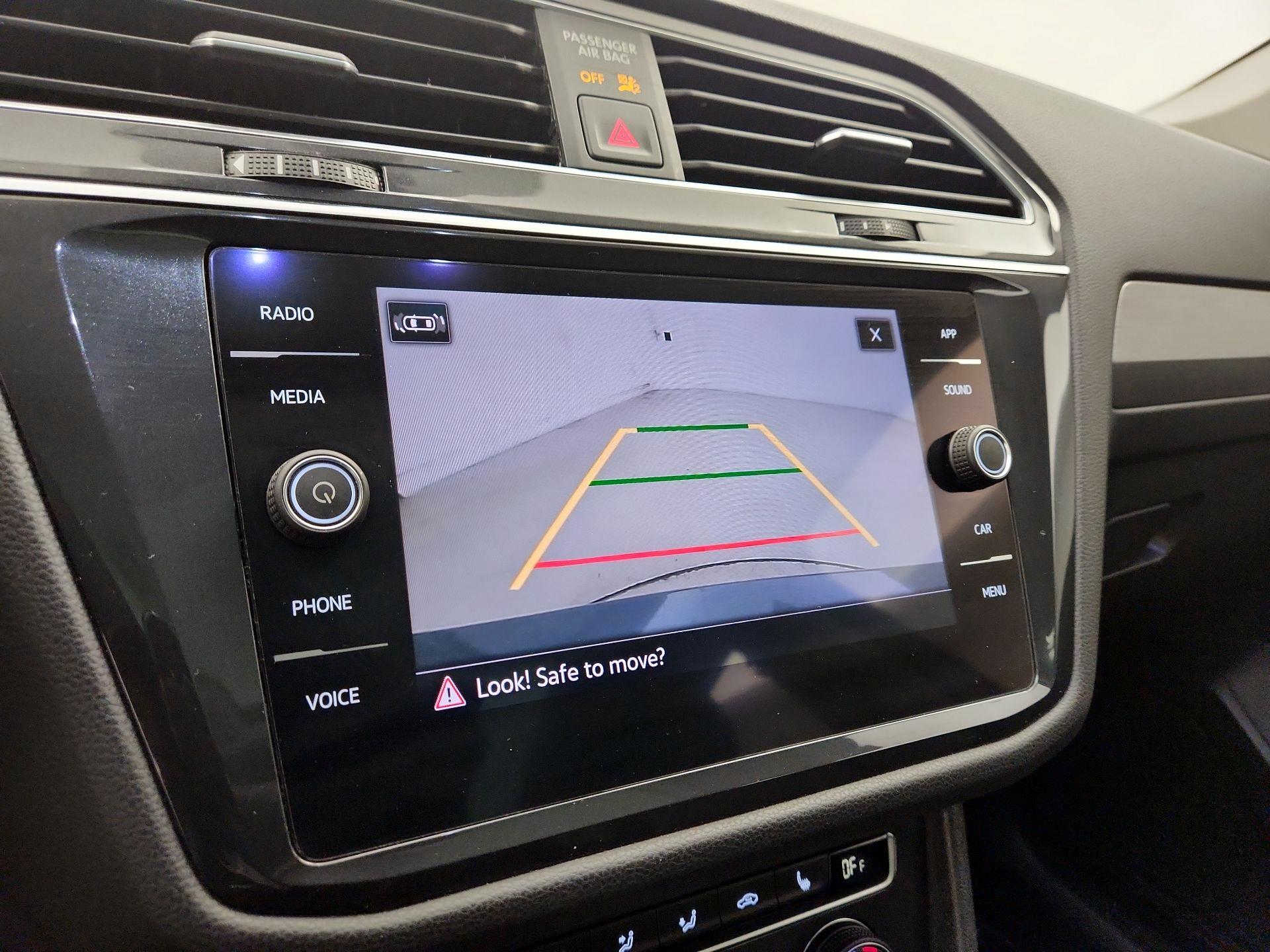 Thumbnail: 2021 Volkswagen Tiguan - 14