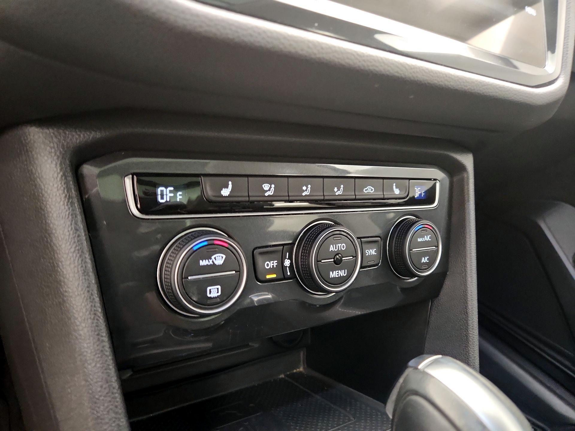 Thumbnail: 2021 Volkswagen Tiguan - 16