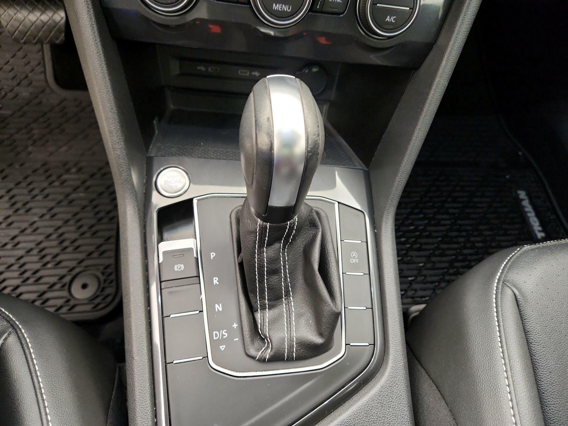 Thumbnail: 2021 Volkswagen Tiguan - 17