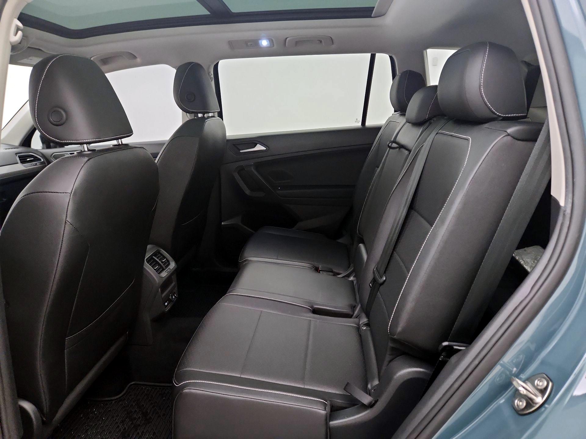 Thumbnail: 2021 Volkswagen Tiguan - 20