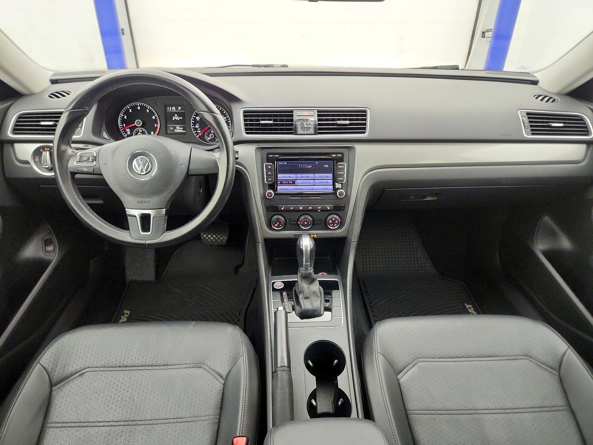 Thumbnail: 2015 Volkswagen Passat - 9