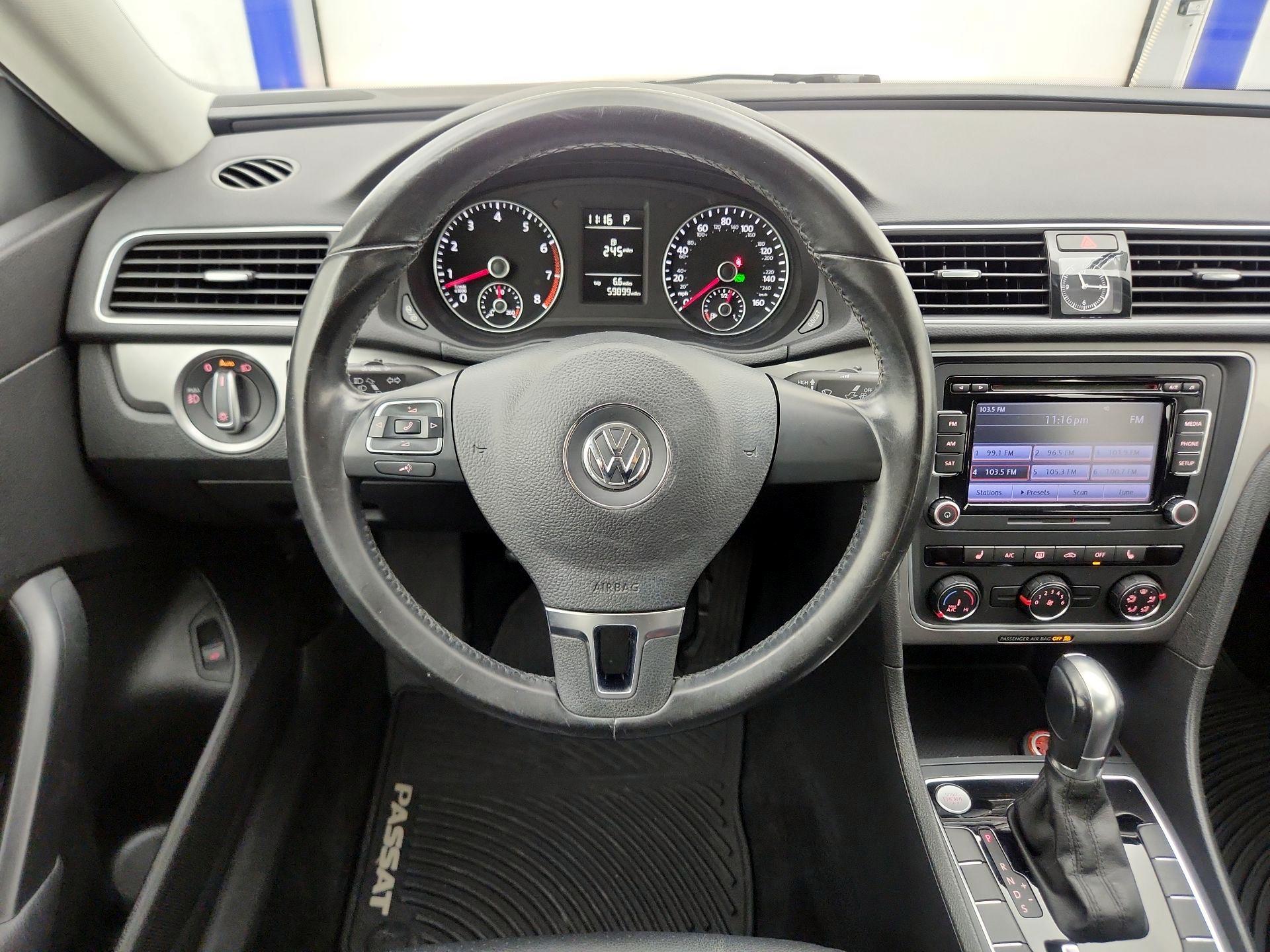 Thumbnail: 2015 Volkswagen Passat - 10