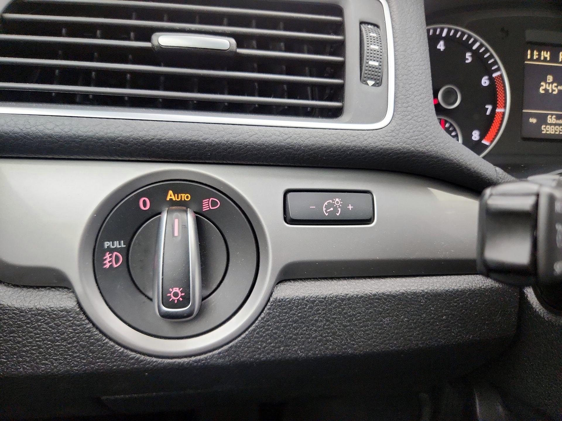 Thumbnail: 2015 Volkswagen Passat - 13