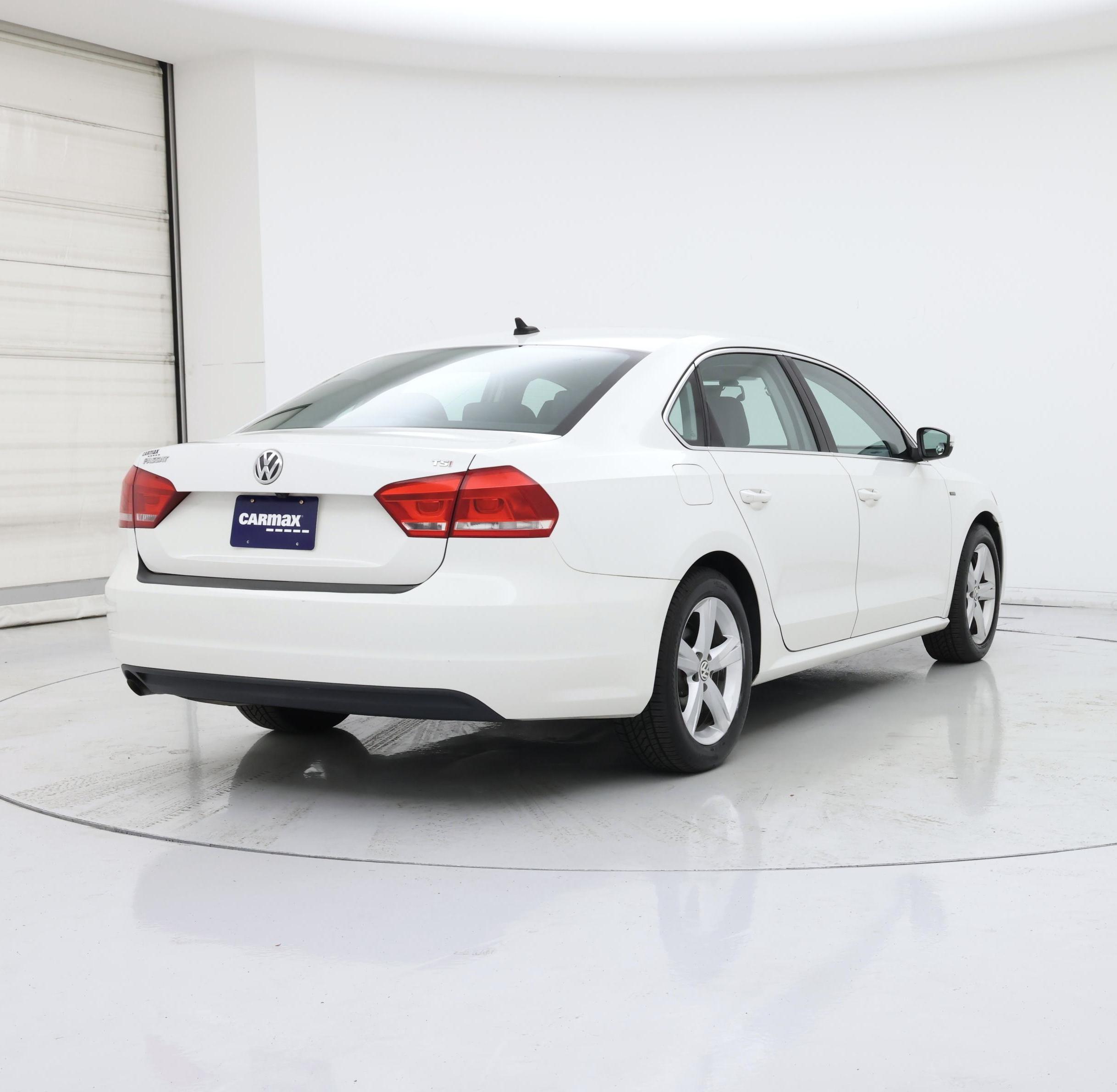 Thumbnail: 2015 Volkswagen Passat - 8