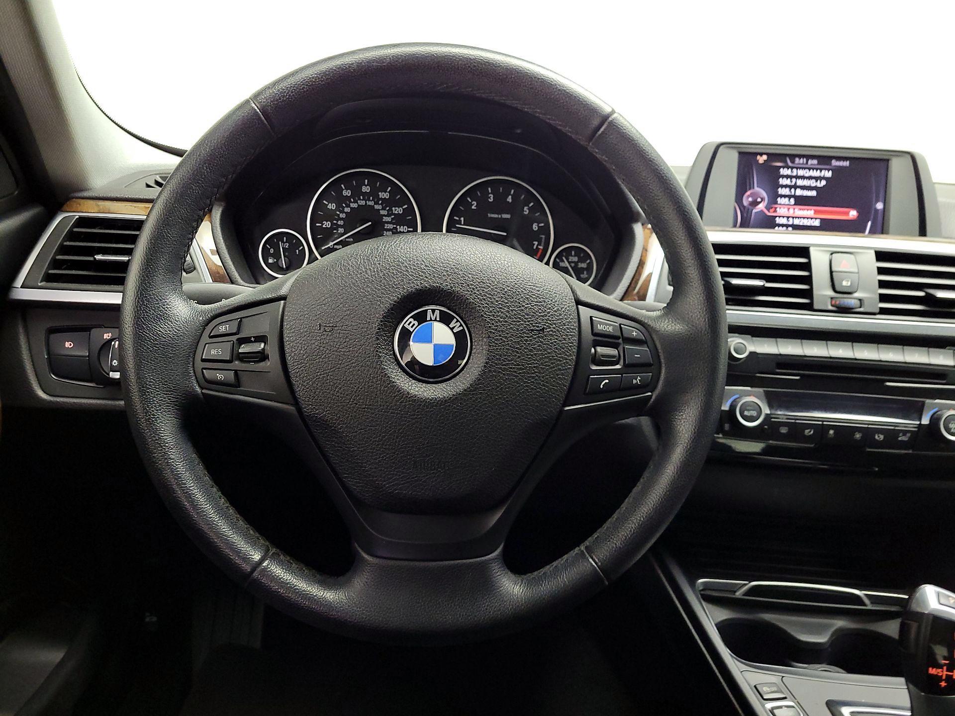 Thumbnail: 2016 BMW 3 Series - 10