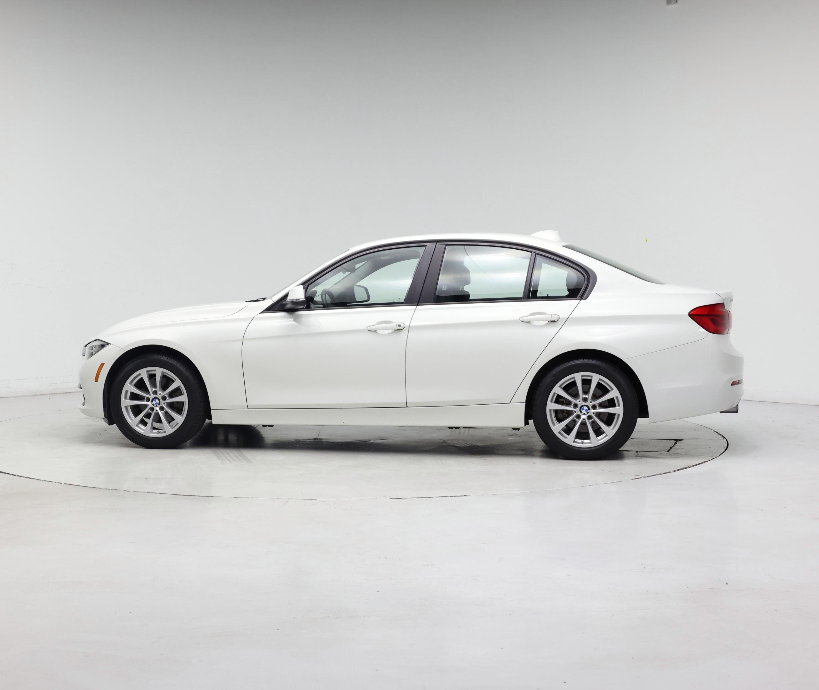 Thumbnail: 2016 BMW 3 Series - 3