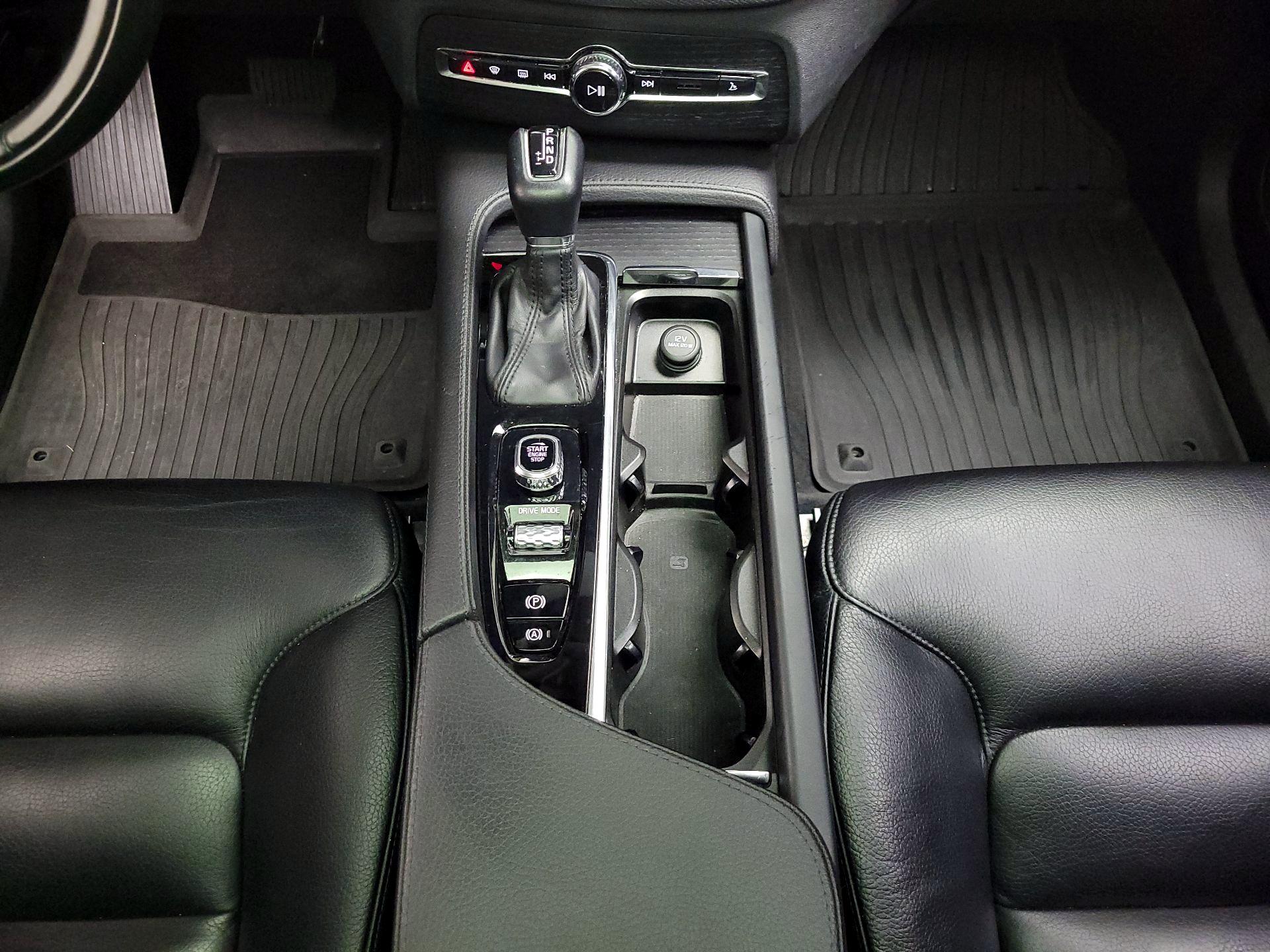 Thumbnail: 2020 Volvo XC90 - 18