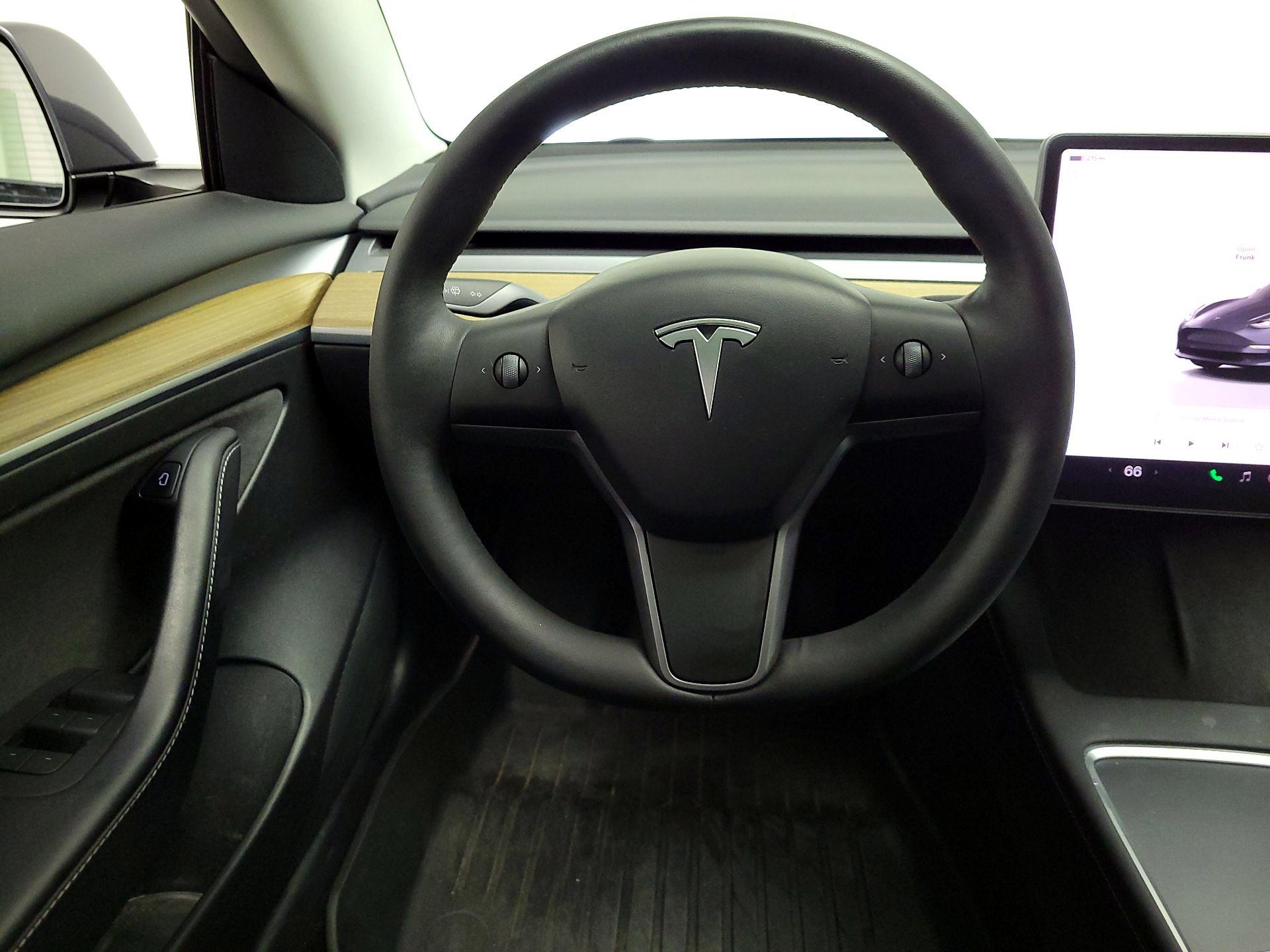 Thumbnail: 2022 Tesla Model 3 - 10