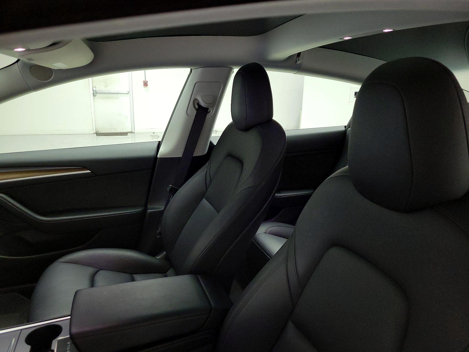 Thumbnail: 2022 Tesla Model 3 - 19