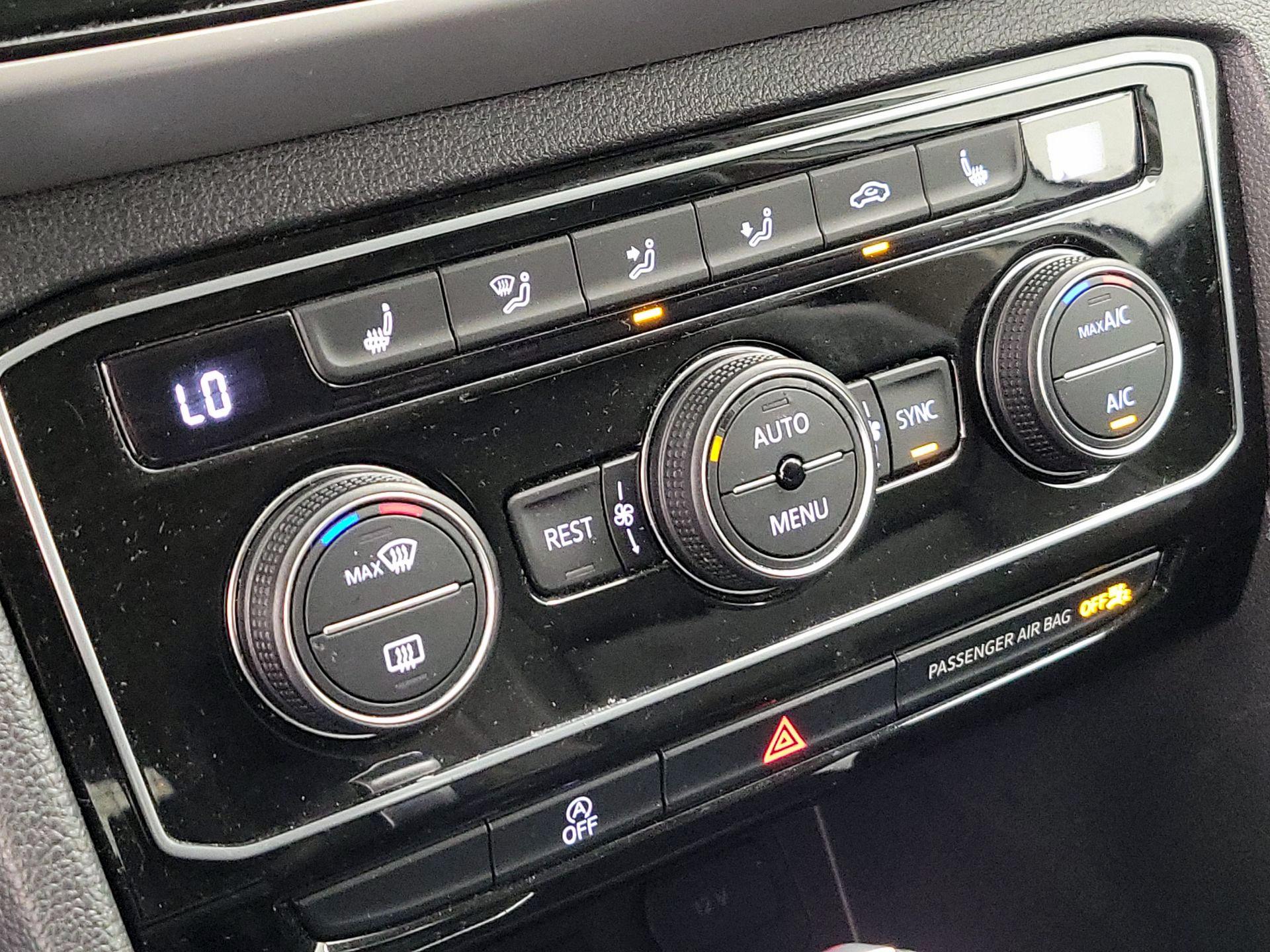 Thumbnail: 2023 Volkswagen Atlas - 16