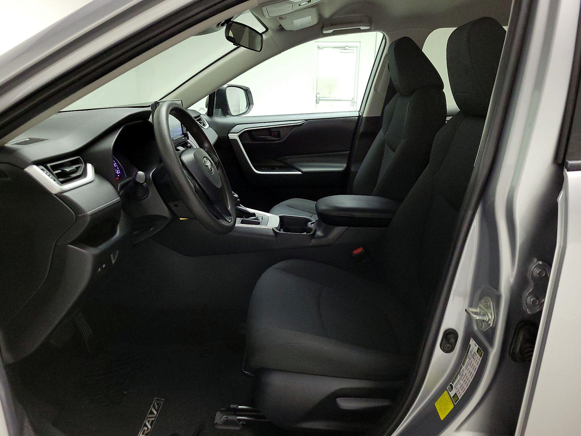 Thumbnail: 2021 Toyota RAV4 - 11