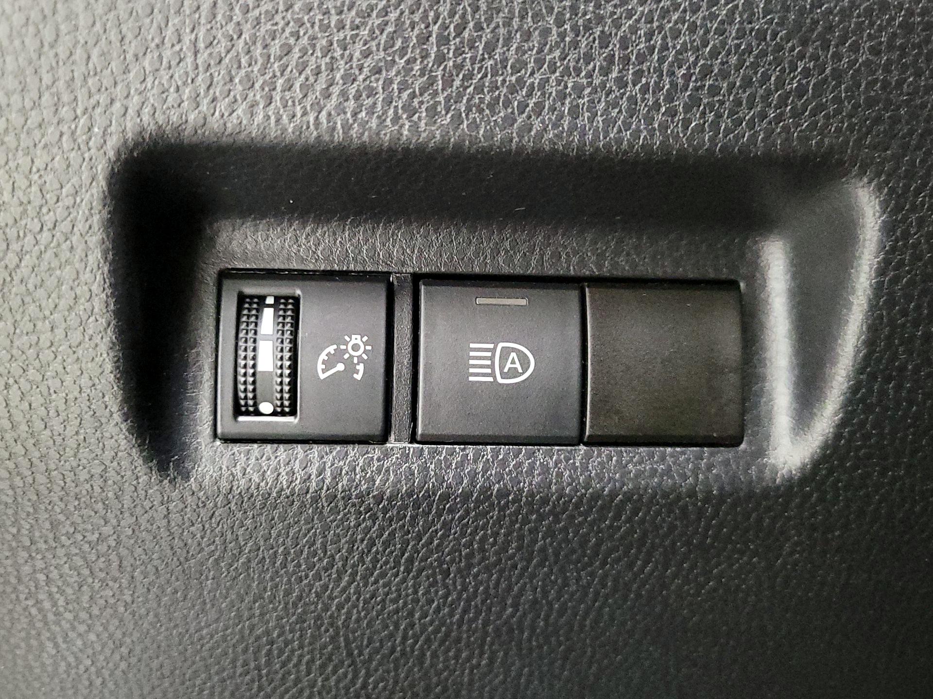 Thumbnail: 2021 Toyota RAV4 - 13