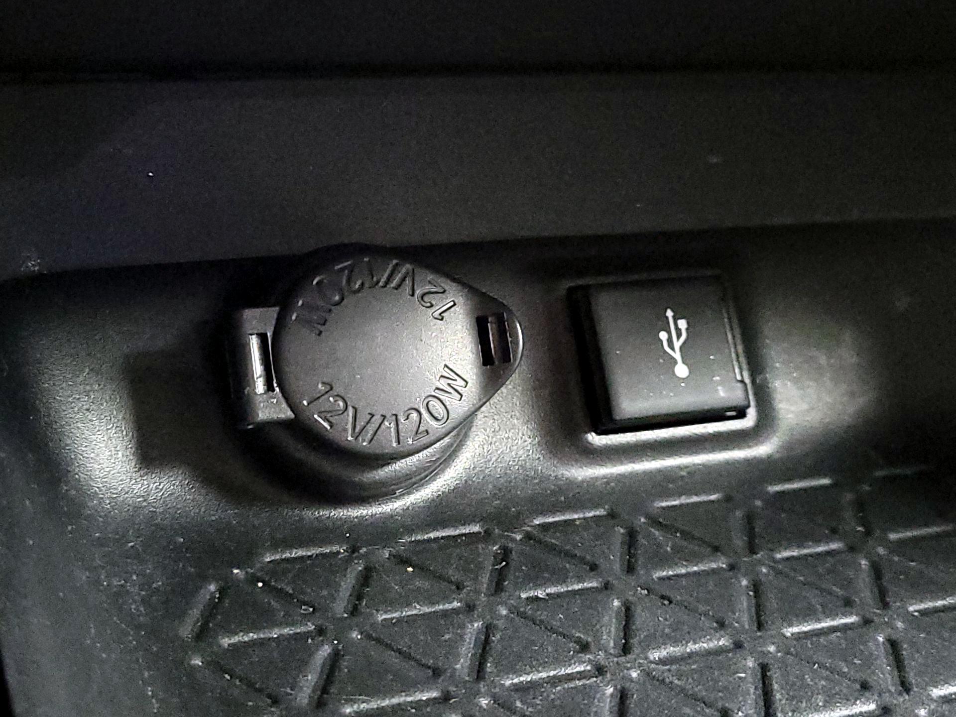 Thumbnail: 2021 Toyota RAV4 - 18