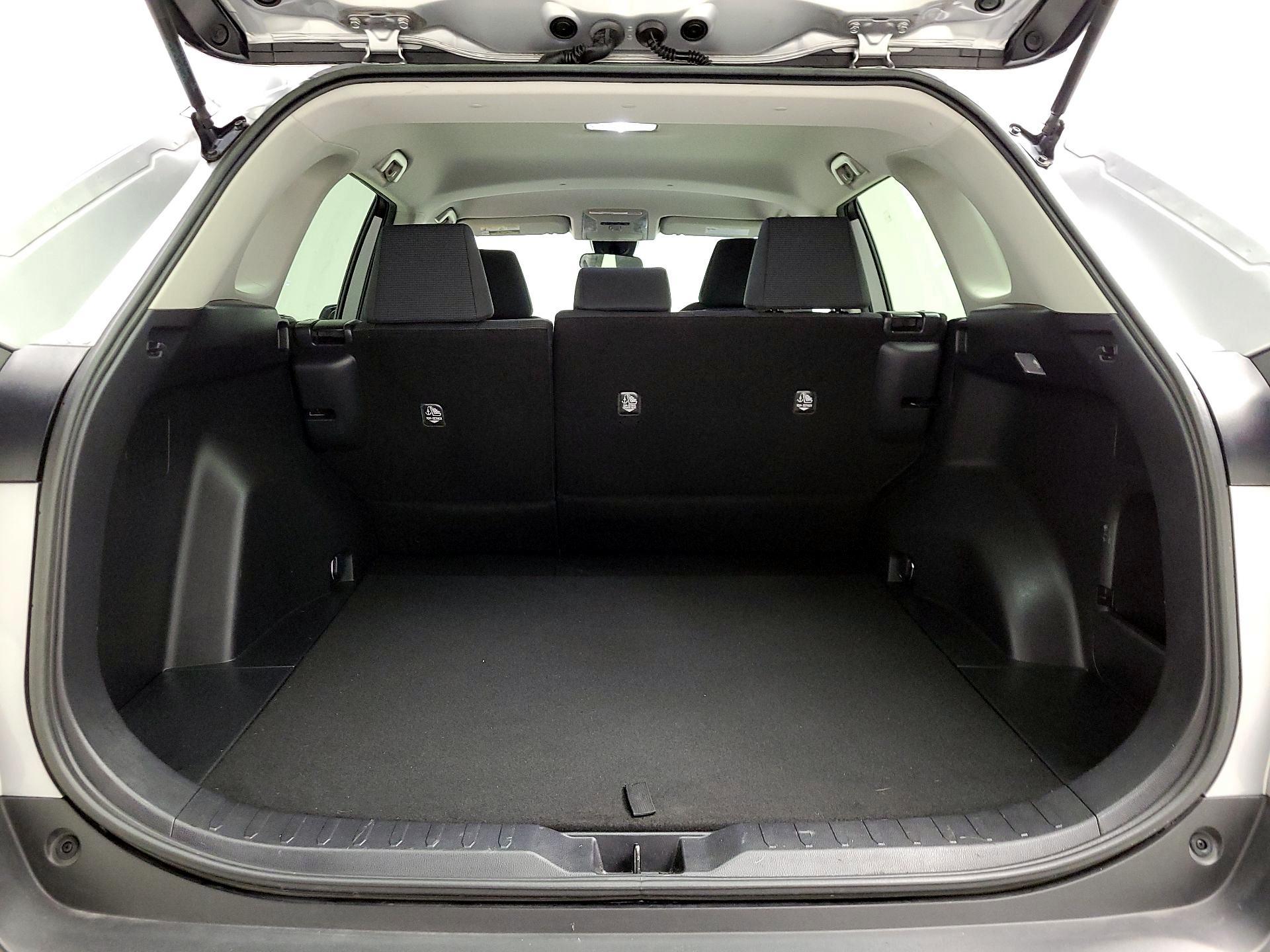 Thumbnail: 2021 Toyota RAV4 - 20