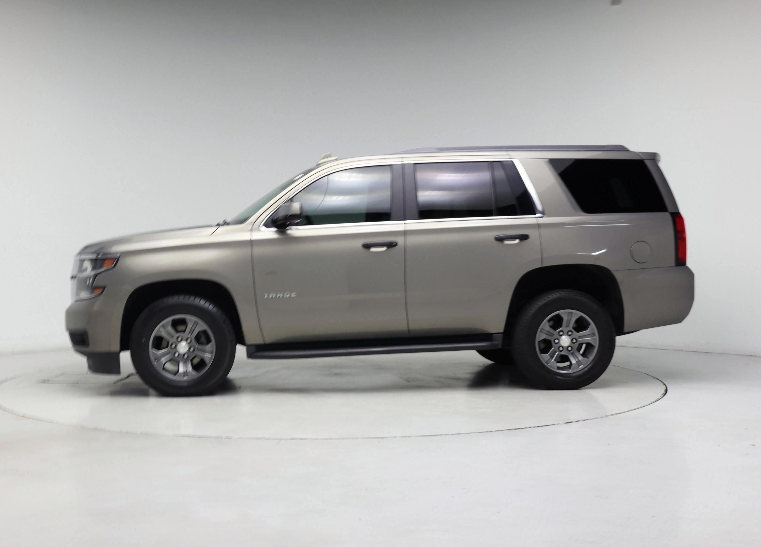 Thumbnail: 2019 Chevrolet Tahoe - 3