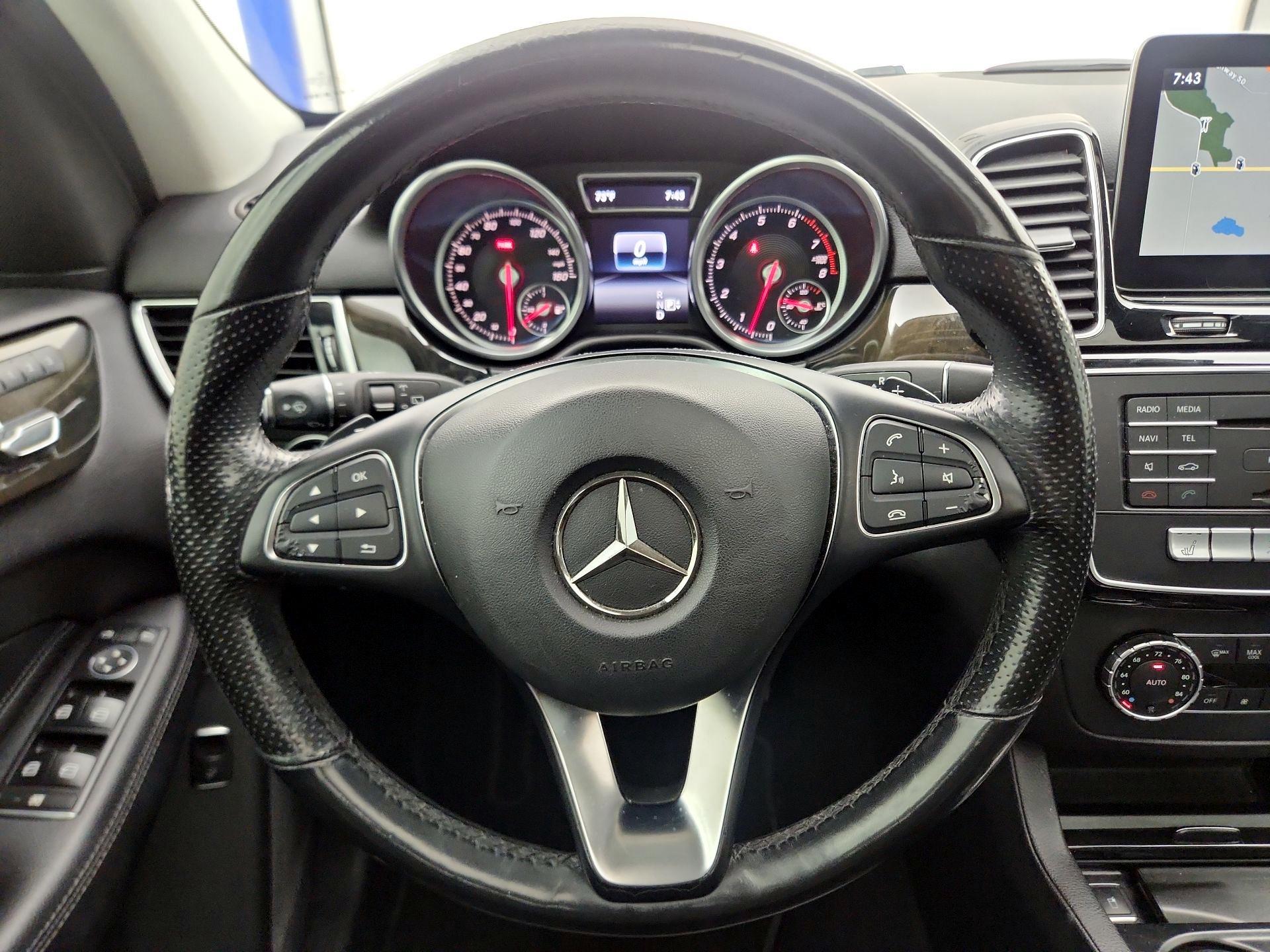 Thumbnail: 2016 Mercedes-Benz GLE - 10