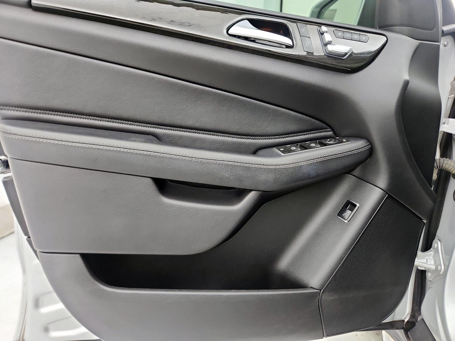 Thumbnail: 2016 Mercedes-Benz GLE - 12