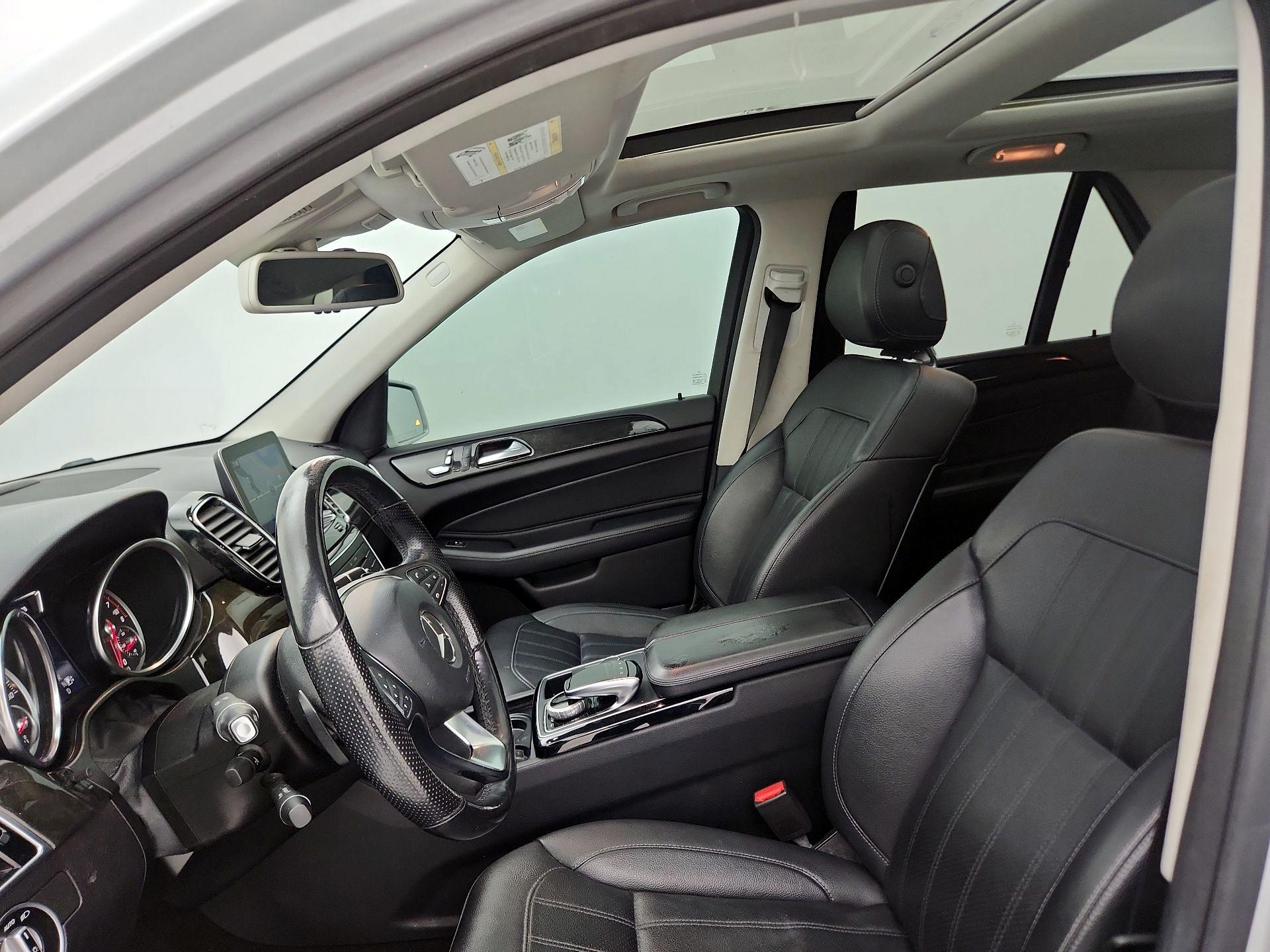 Thumbnail: 2016 Mercedes-Benz GLE - 20