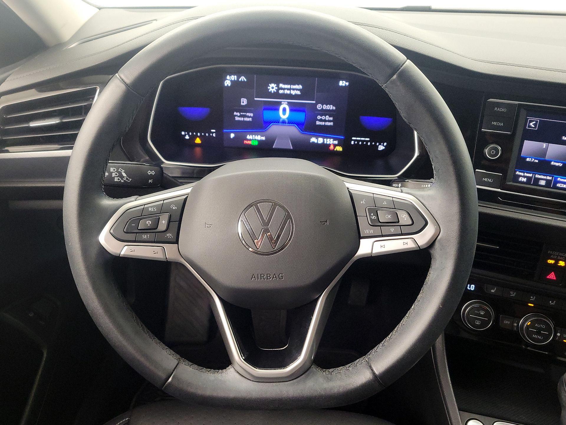 Thumbnail: 2022 Volkswagen Jetta - 10