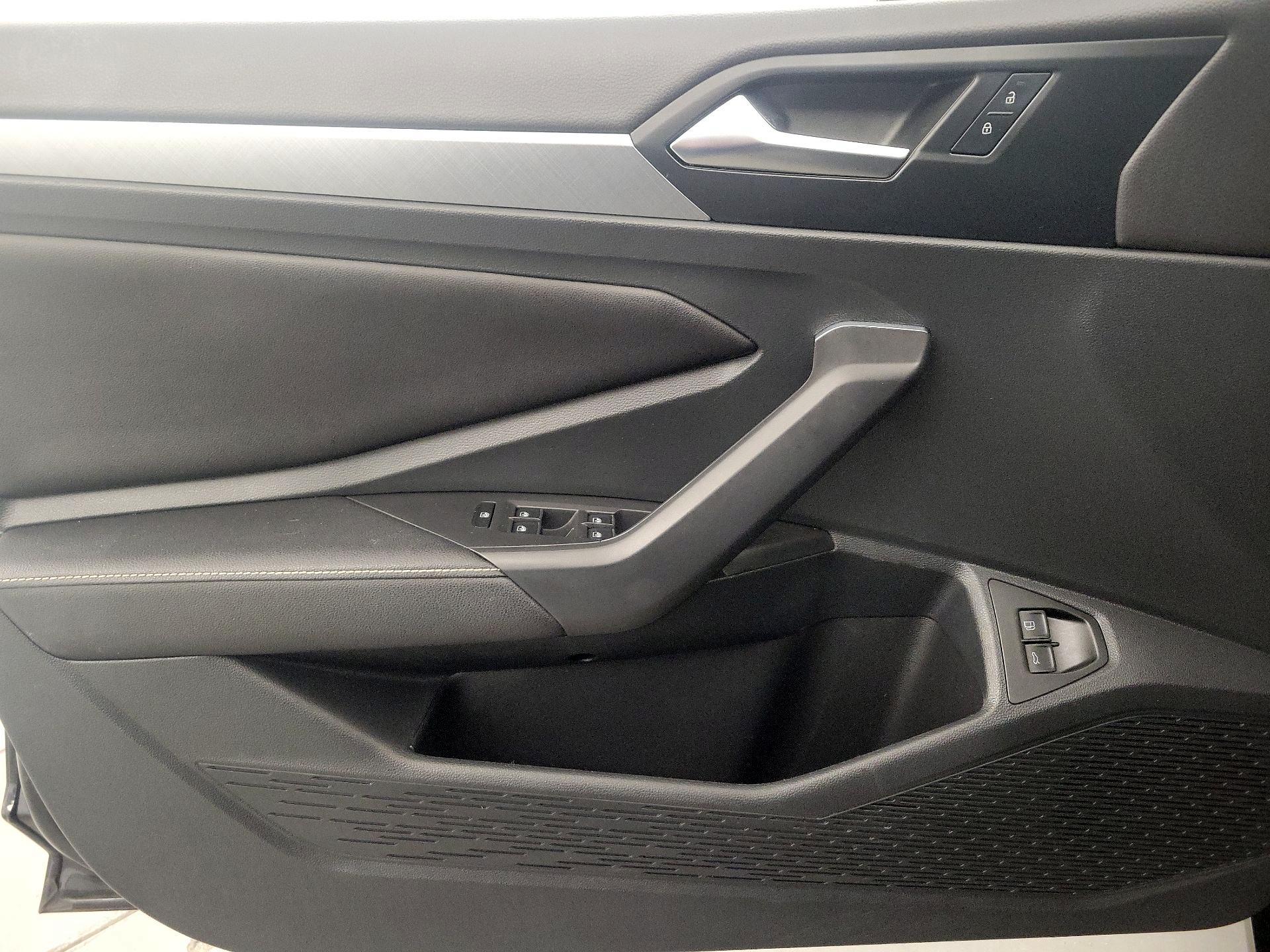 Thumbnail: 2022 Volkswagen Jetta - 12