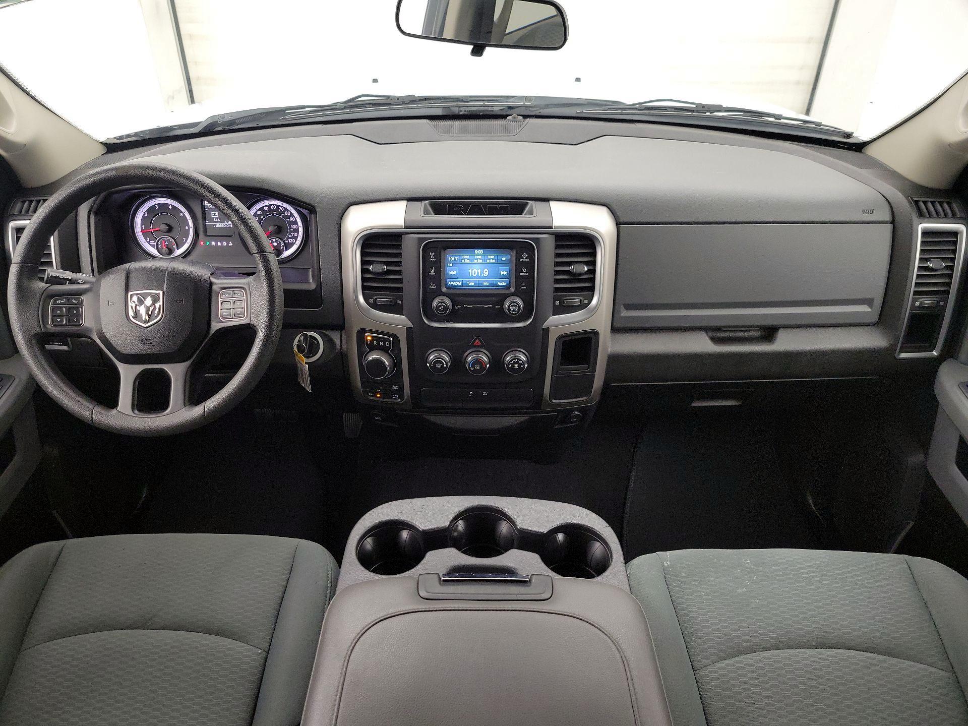 Thumbnail: 2020 RAM 1500 Classic - 9