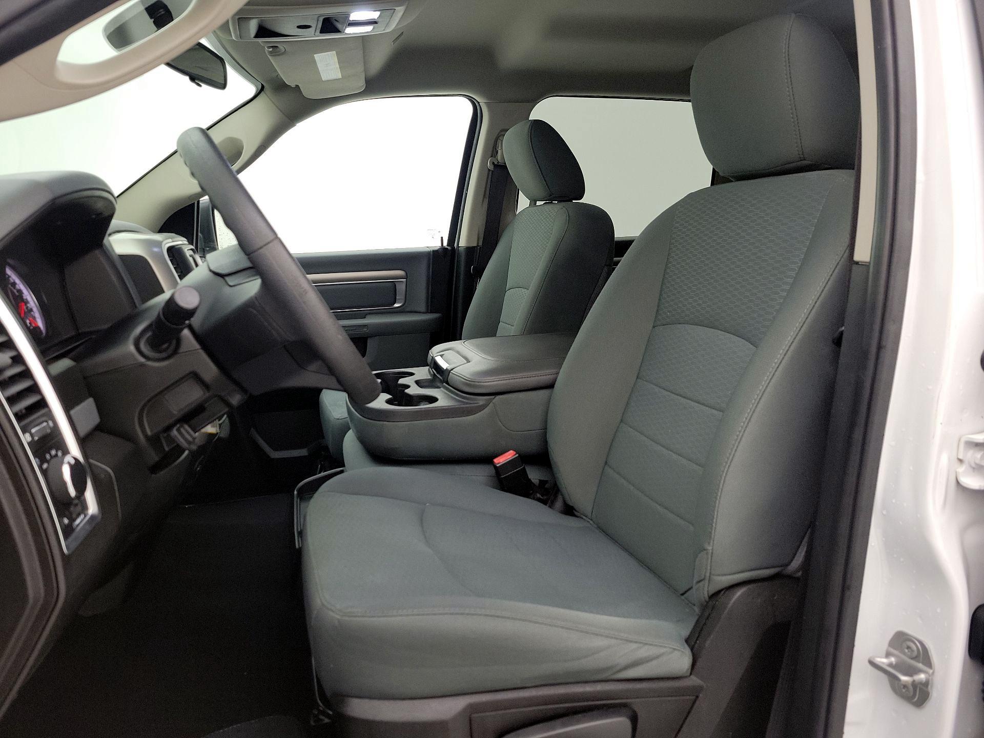 Thumbnail: 2020 RAM 1500 Classic - 11