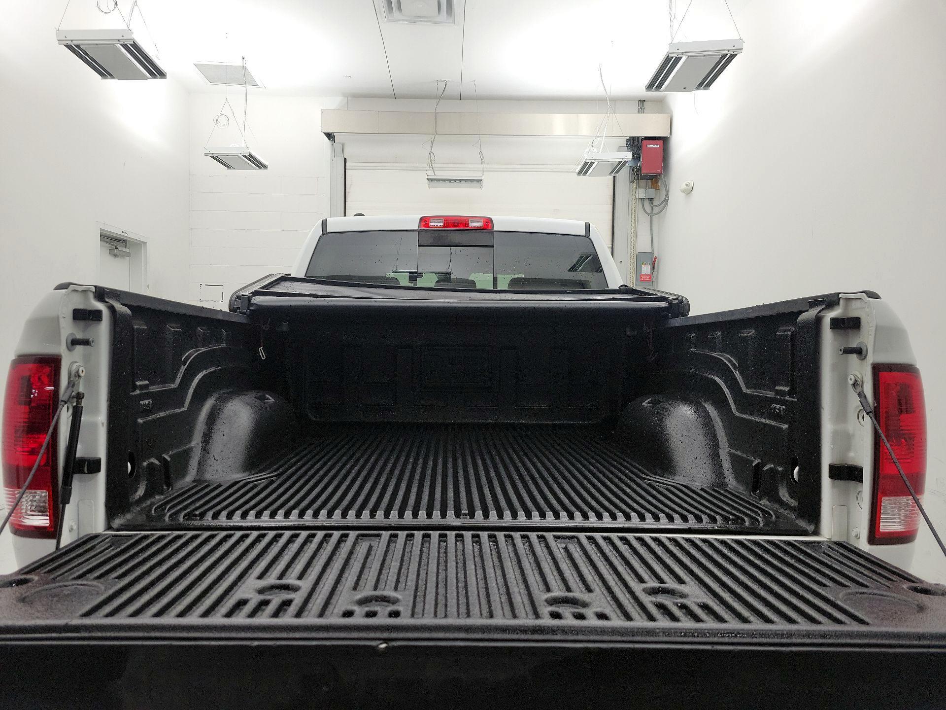 Thumbnail: 2020 RAM 1500 Classic - 20