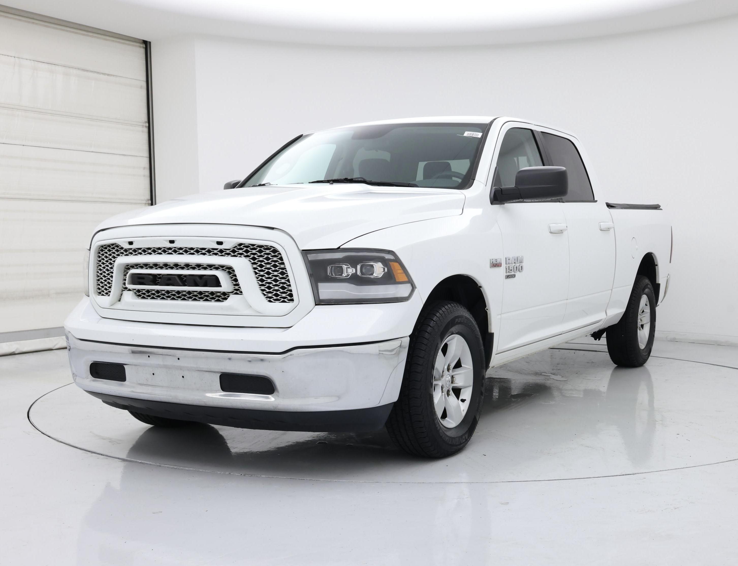 Thumbnail: 2020 RAM 1500 Classic - 4